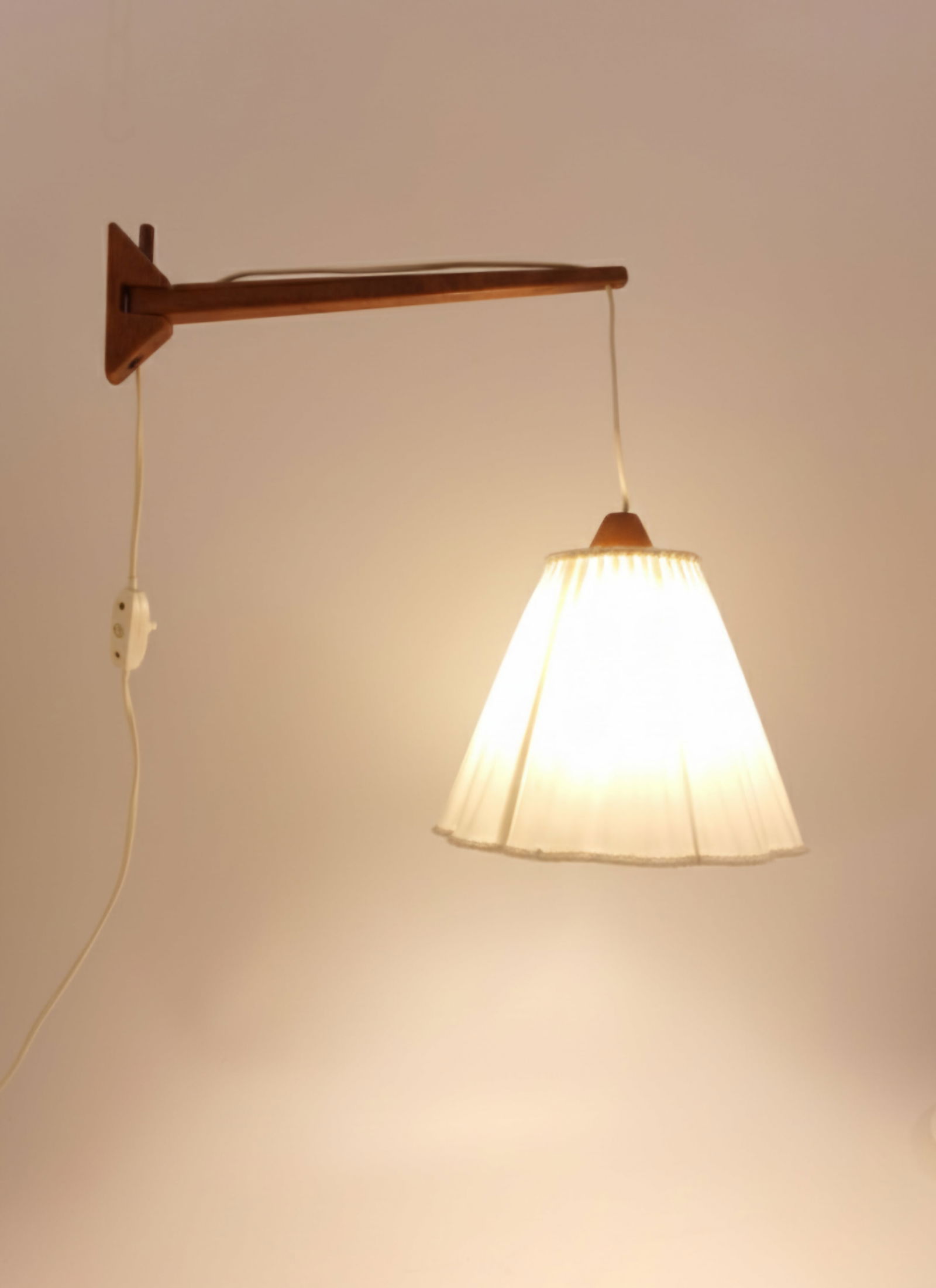Modern Teak Wall Lamp with Swiveling Arm, 1950s - 6