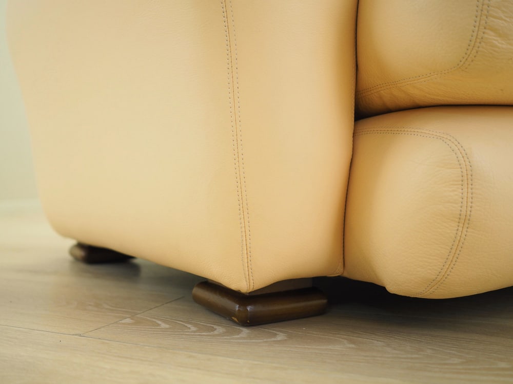 Italian Leather Sofa, 1960s - 17