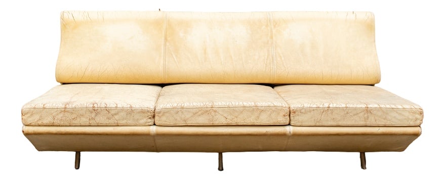 Sleep-O-Matic Sofa by Marco Zanuso for Arflex: Sofa with metal structure, brass legs, rubber -backrest and sewn leather upholstery.The seat pillow is mounted on a track that allows its extraction and to create a single bed.SLEEP-O-MATIC model.Desi