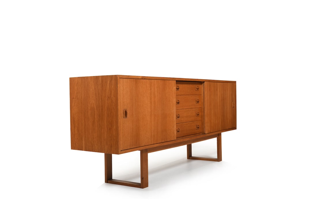 Danish Sled Leg Sideboard in Oak, 1960s. - 2