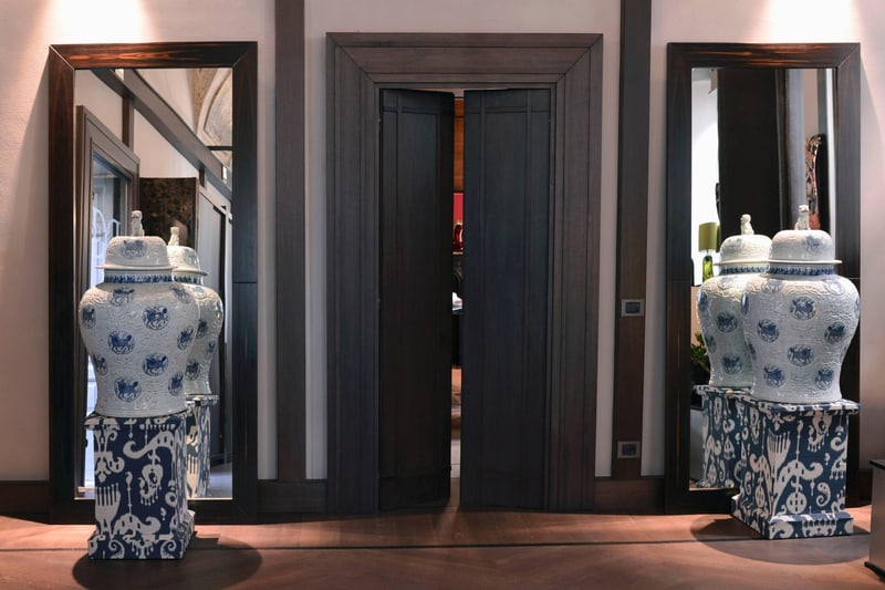 Porcelain Blue and White Giant Jar Vases, Set of 2 - 3