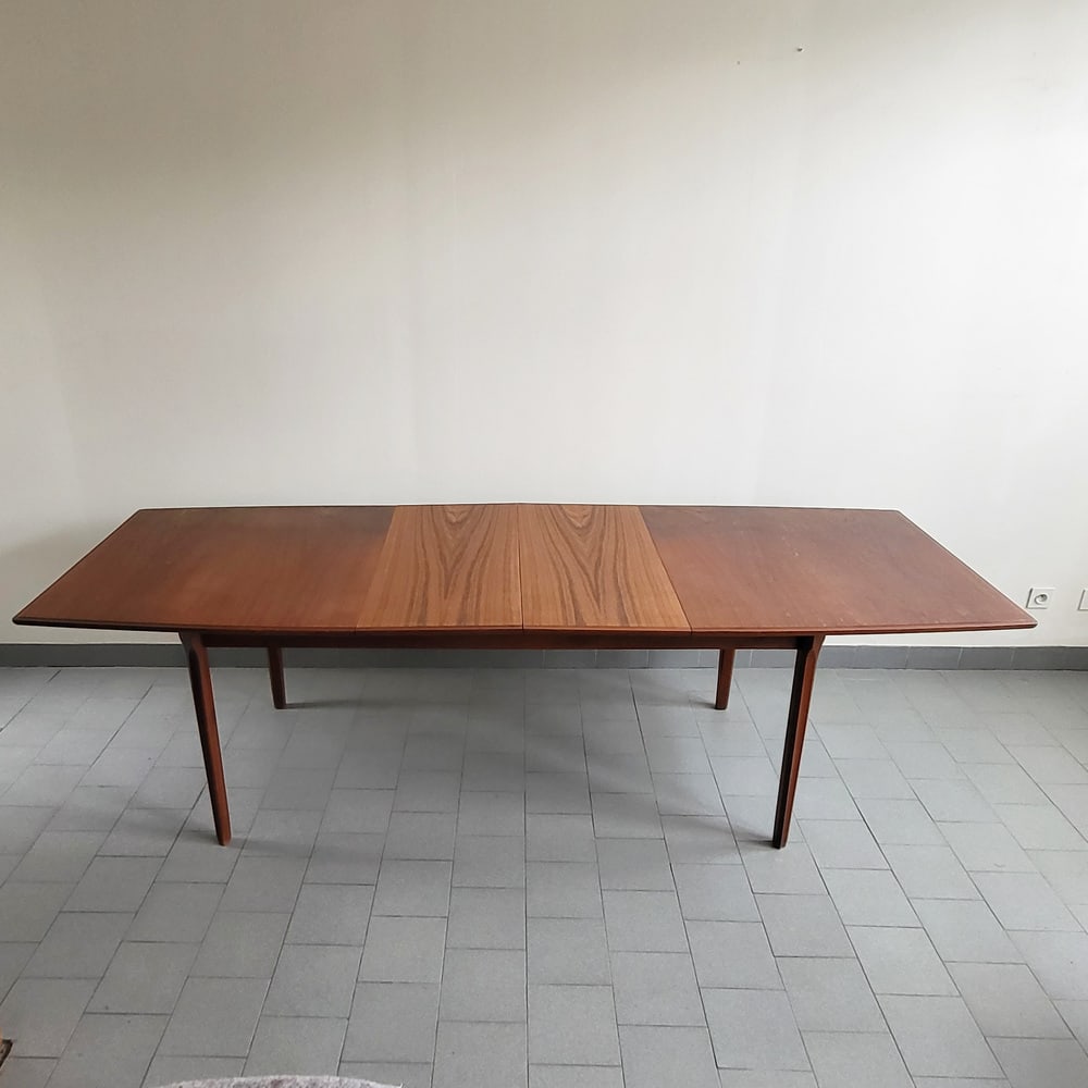 Scandinavian Danish Dining Table in Teak, 1960s - 9