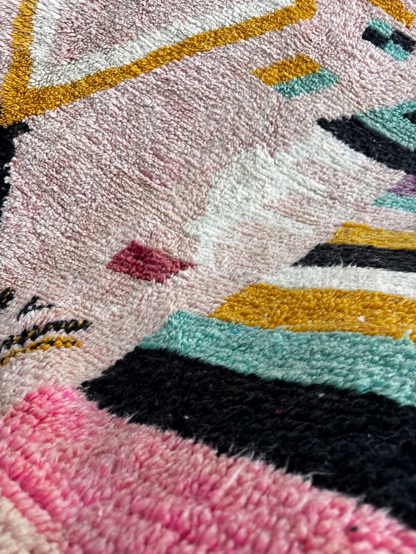 Wool Rug with Abstract Graphic Design, 1990 - 3