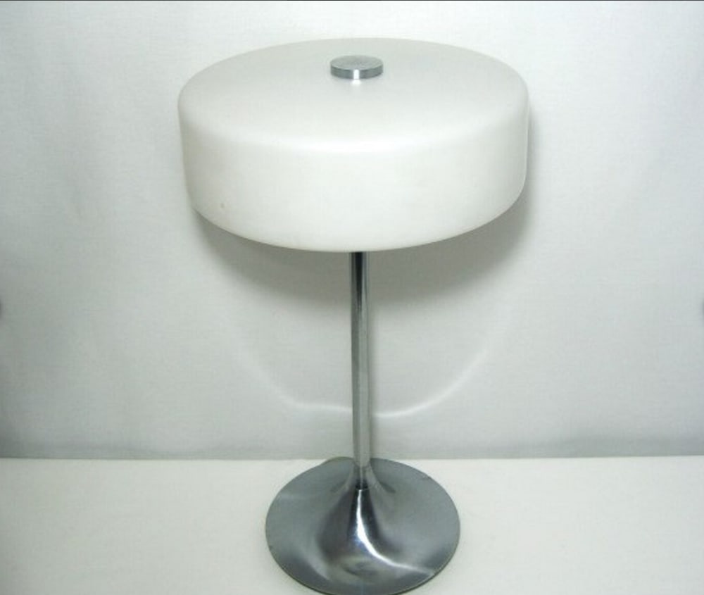 Art Deco Table Lamp in Opaline Glass, 1980s - 4