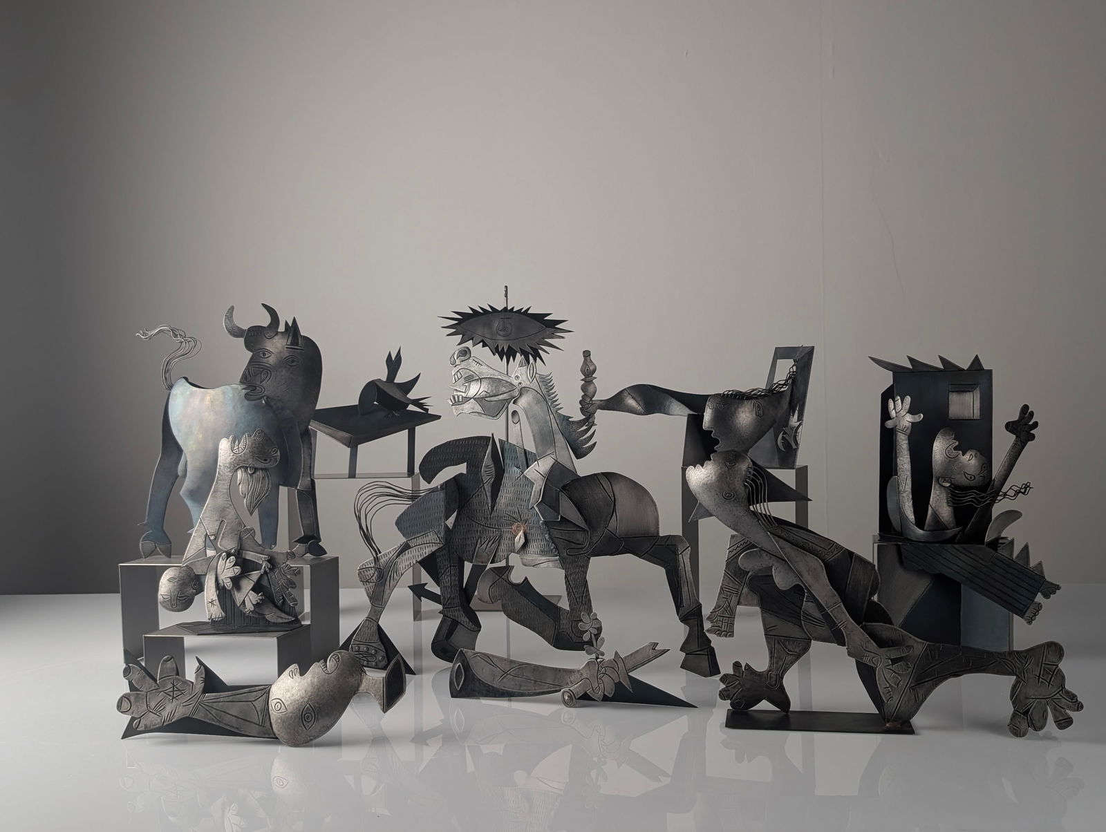 Metal Guernica Sculptures from Picasso, Set of 10 - 15
