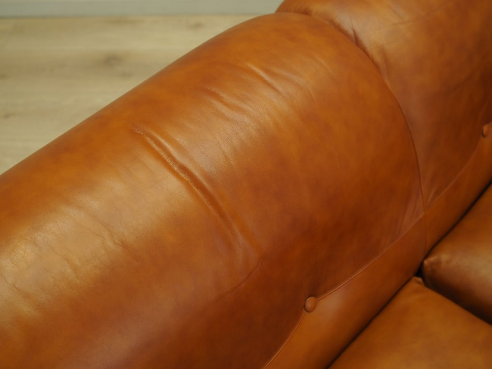 Italian Red Leather Sofa, Italy, 1970s - 10