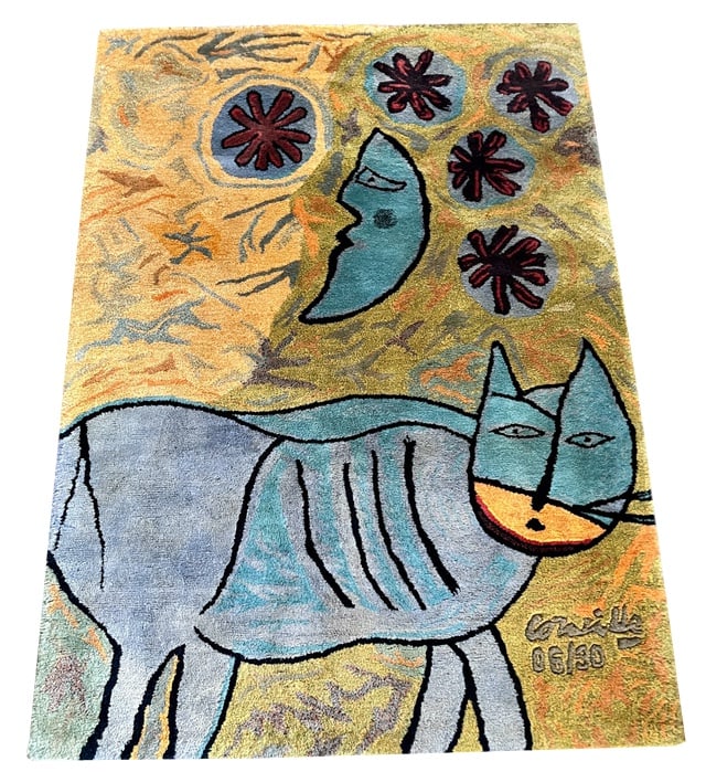 Le Chat La Lune et Le Soleil Rug, Corneille, 1970s: This tapestry featuring the motif "Le chat la lune et le soleil" by Corneille Guillaume van Beverloo appears to be a very early/rare version, as both the artist's signature and the limited edition