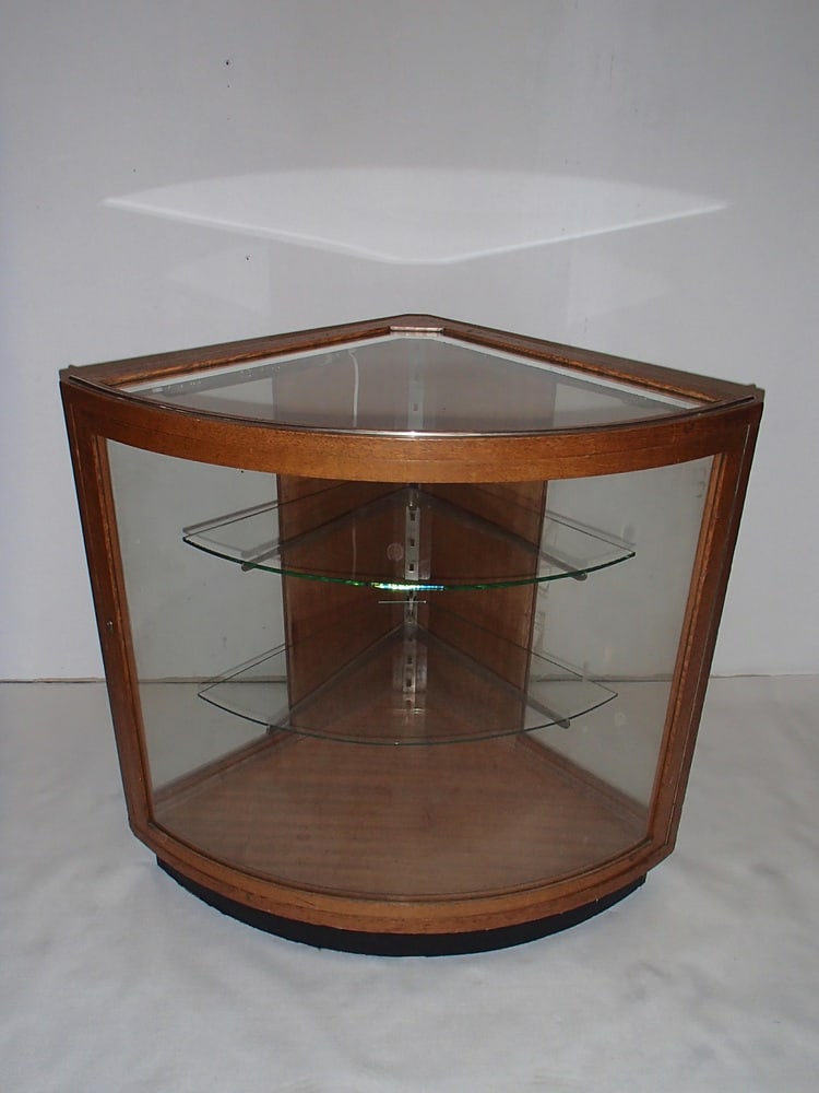 Bauhaus Corner Display Case - 19