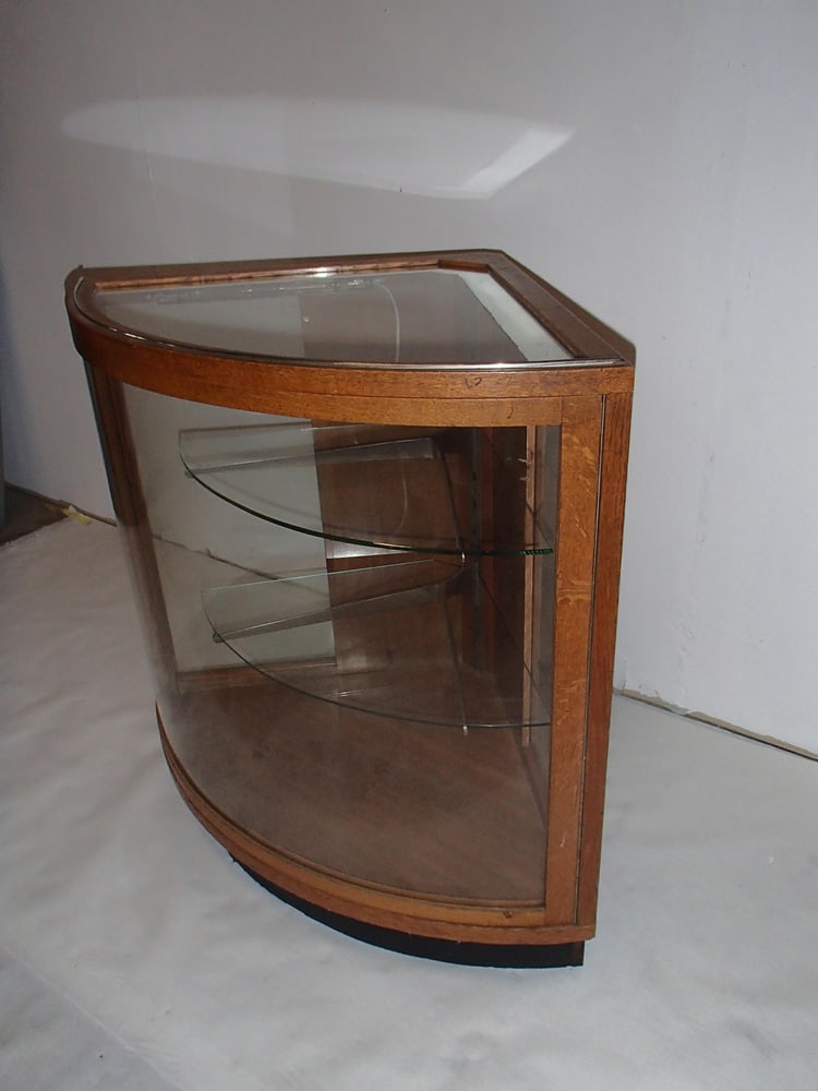 Bauhaus Corner Display Case - 4