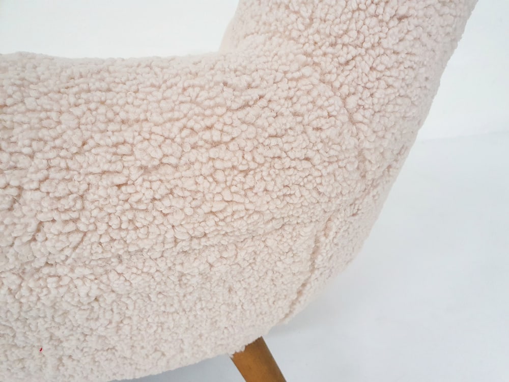 Scandinanvian Modern Sofa in Boucle, 1960s - 9