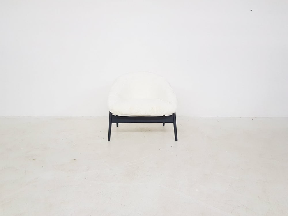 Dutch 118 Columbus Lounge Chair for Artifort, 1957 - 8