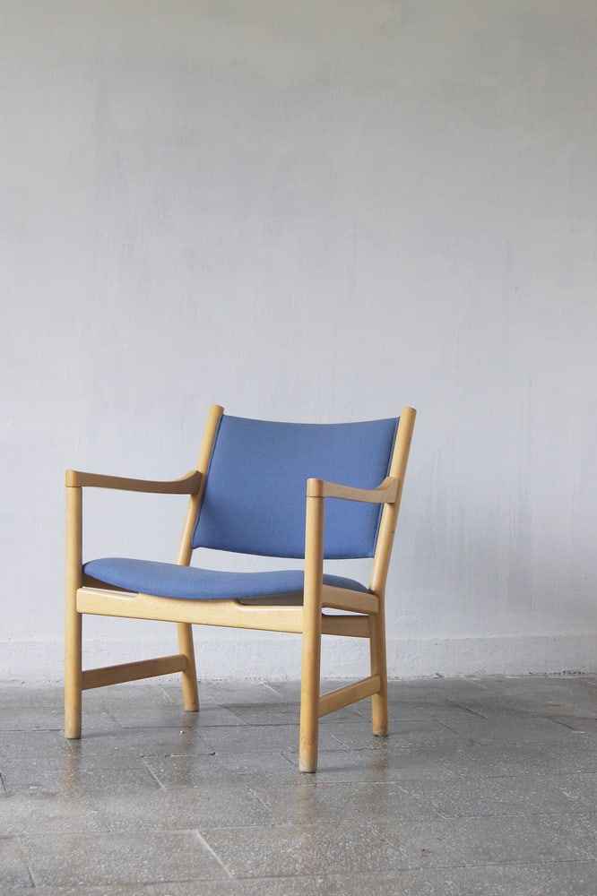CH52 Armchair by Hans J. Wegner for Carl Hansen & Son - 4