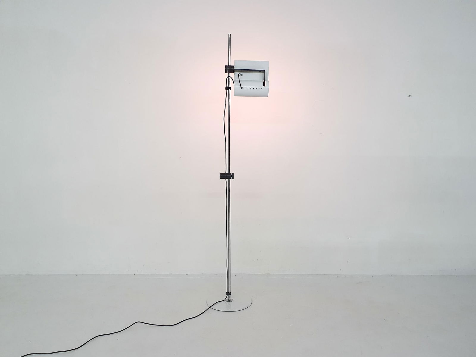 White Metal Floor Lamp, Italy, 1980s - 4