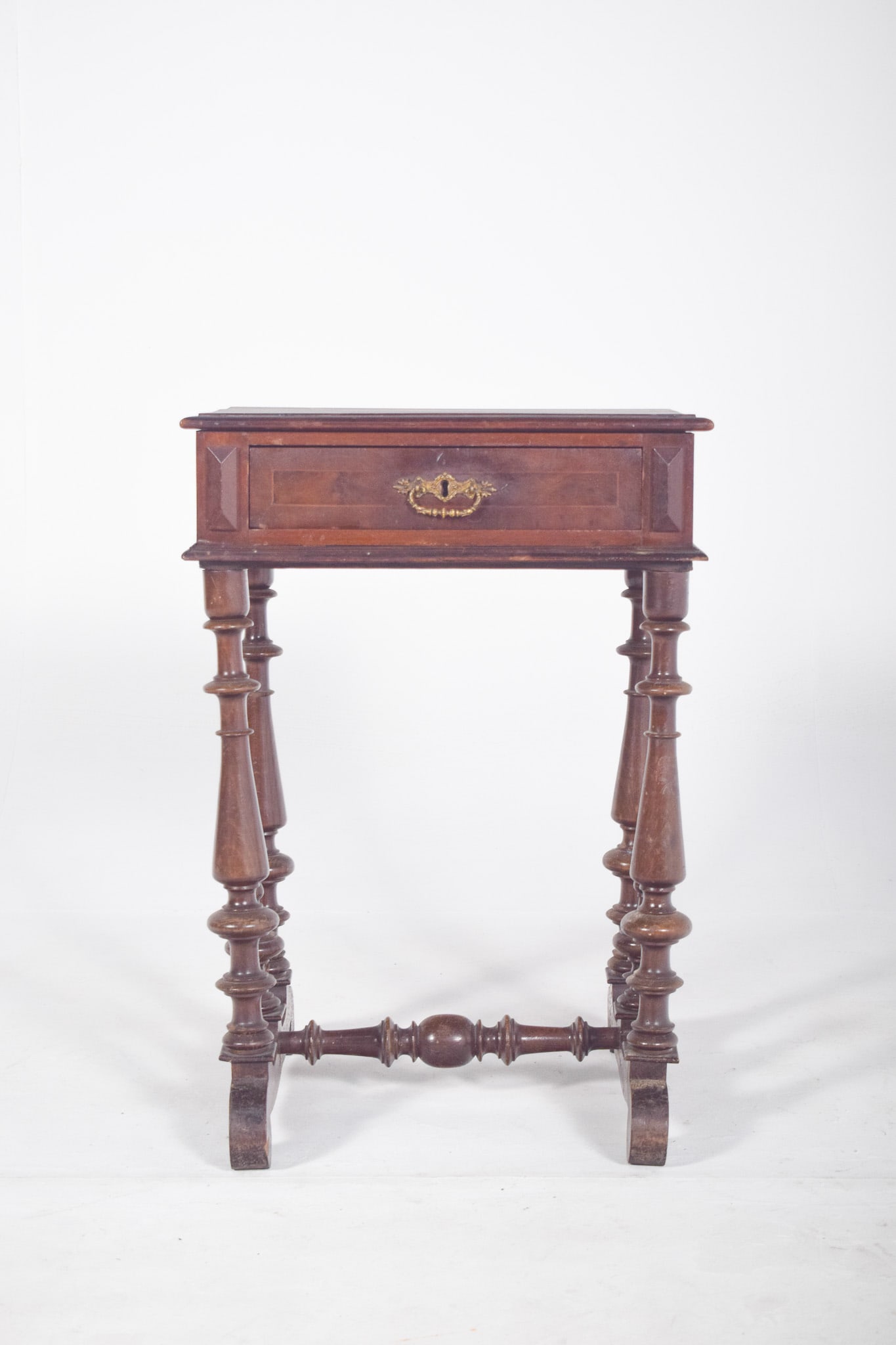 English Victorian Sewing Table with Drawer, 1890s - 2