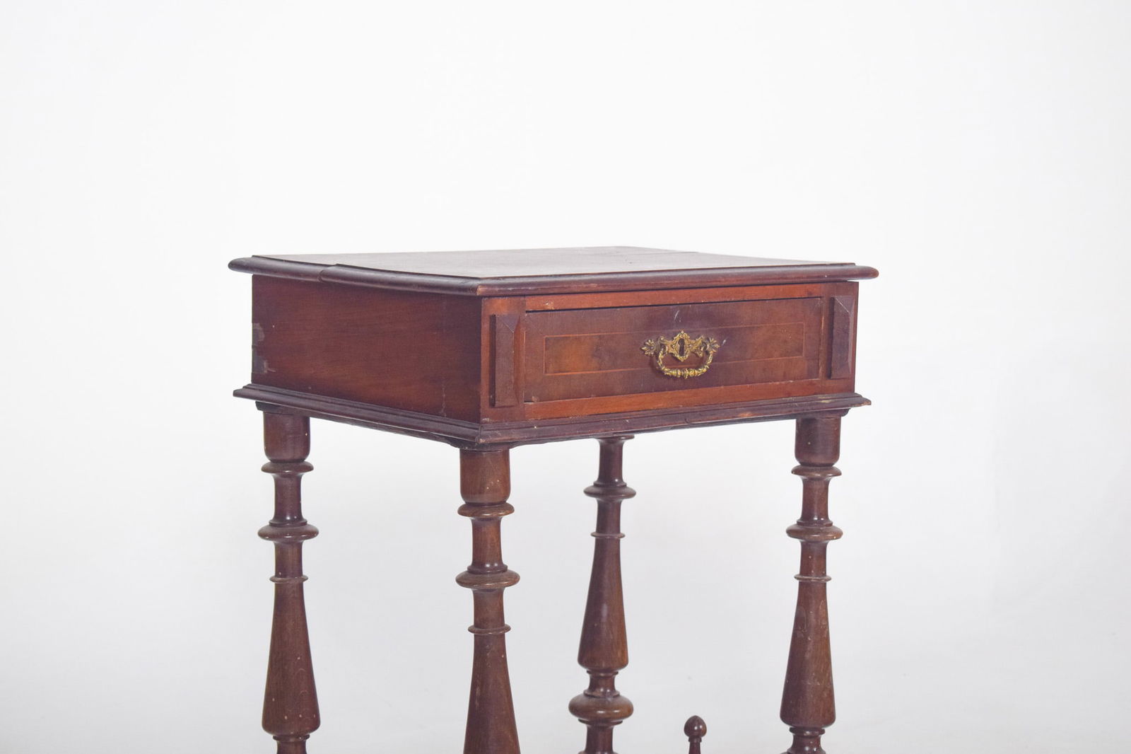 English Victorian Sewing Table with Drawer, 1890s - 5