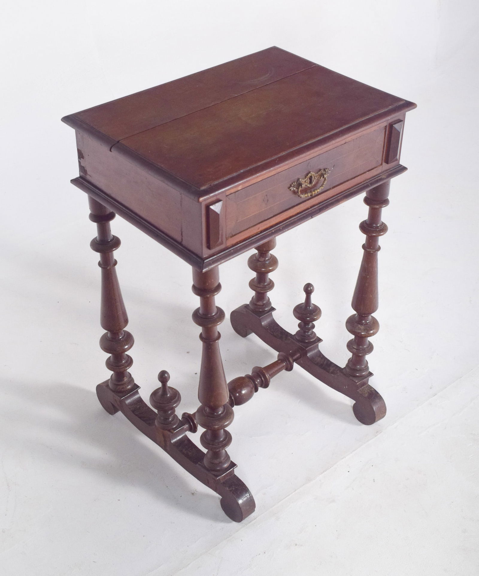English Victorian Sewing Table with Drawer, 1890s - 6