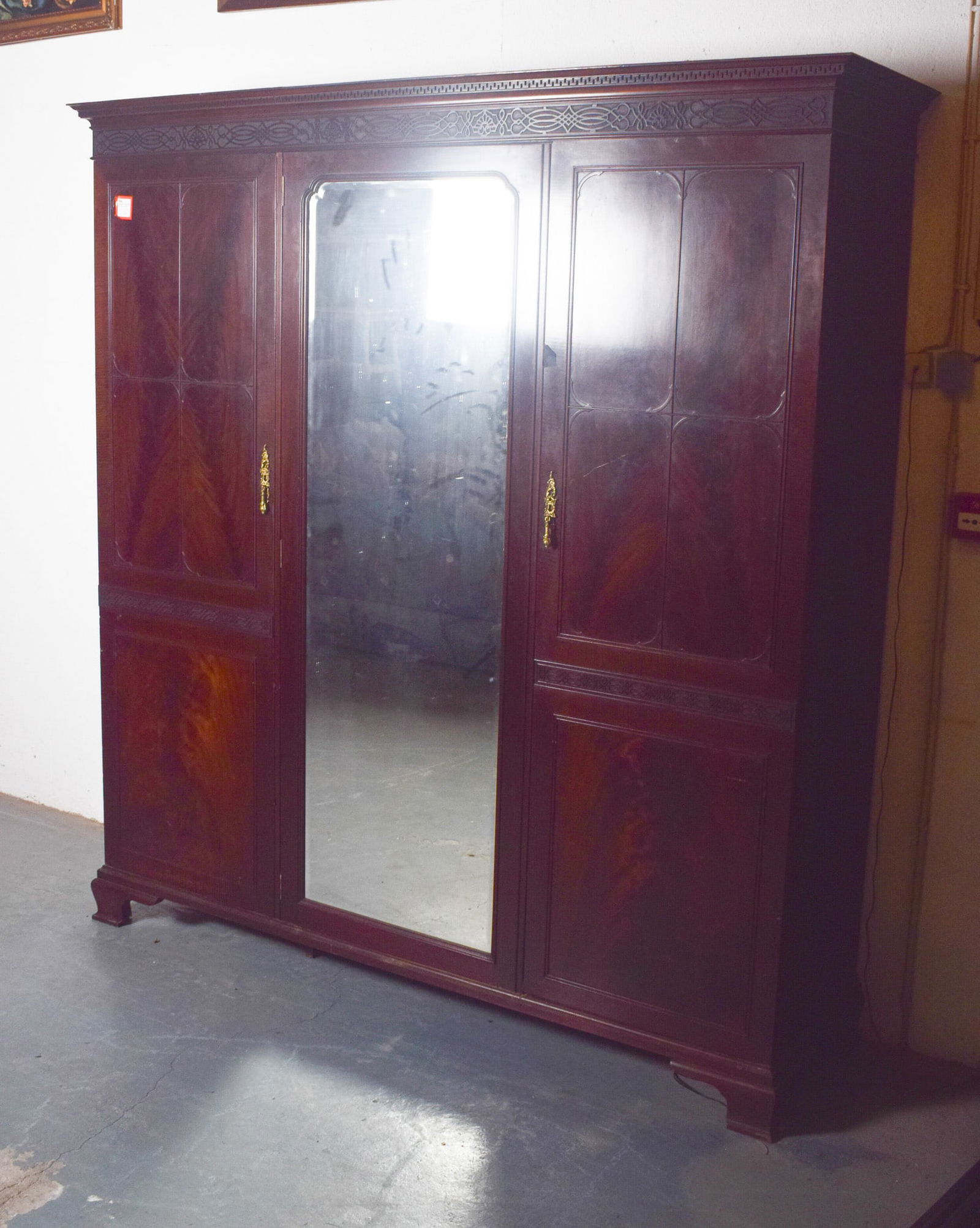 English Mahogany Wardrobe with Mirror, 1910 - 2