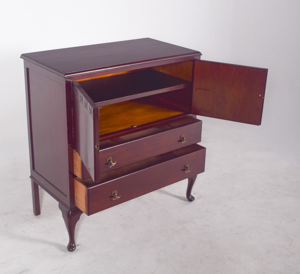 Portuguese Queen Anne Style Cabinet, 1970 - 8