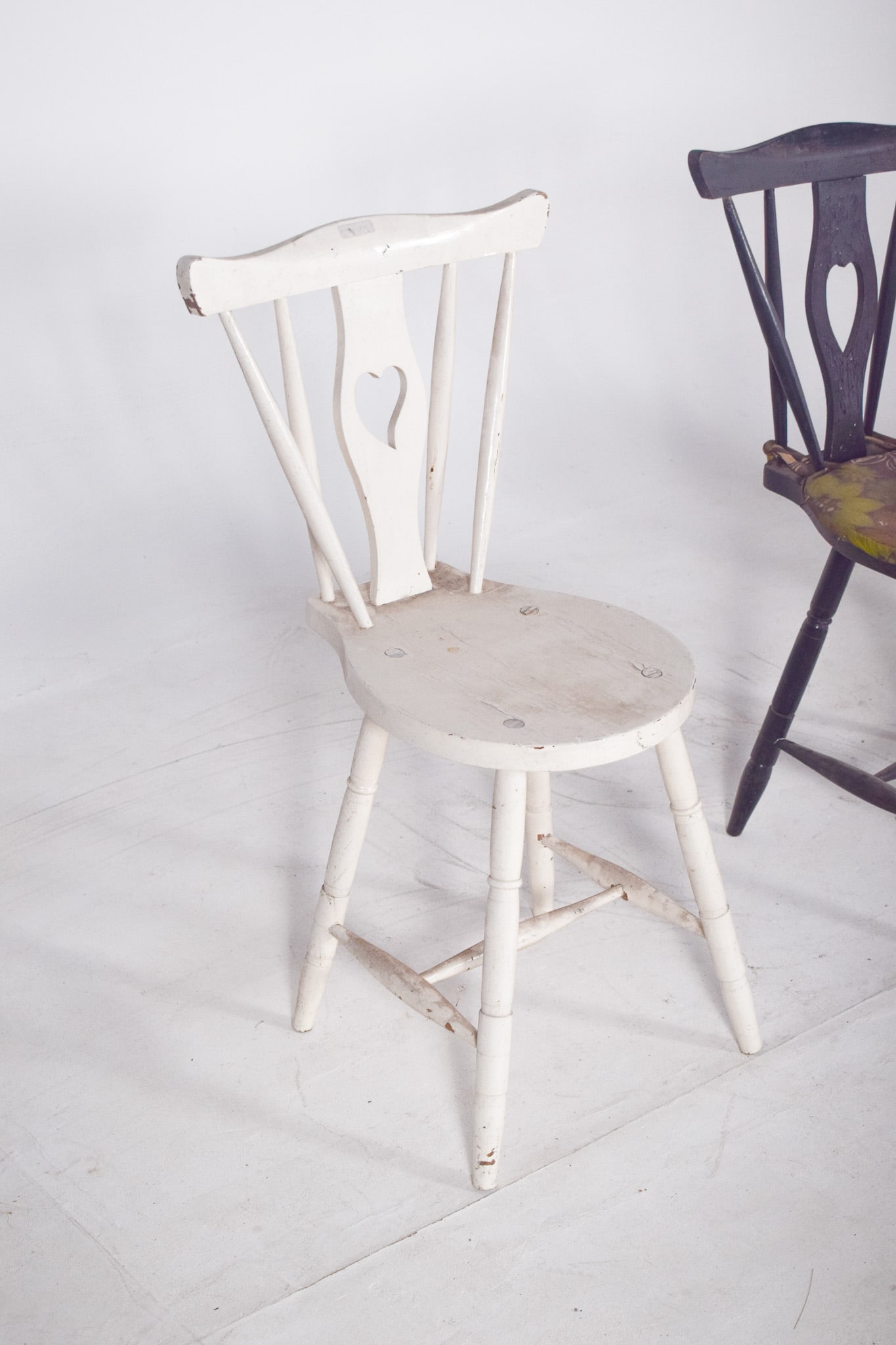 Portuguese Three Chairs with Codtail Backs, Set of 3 - 4