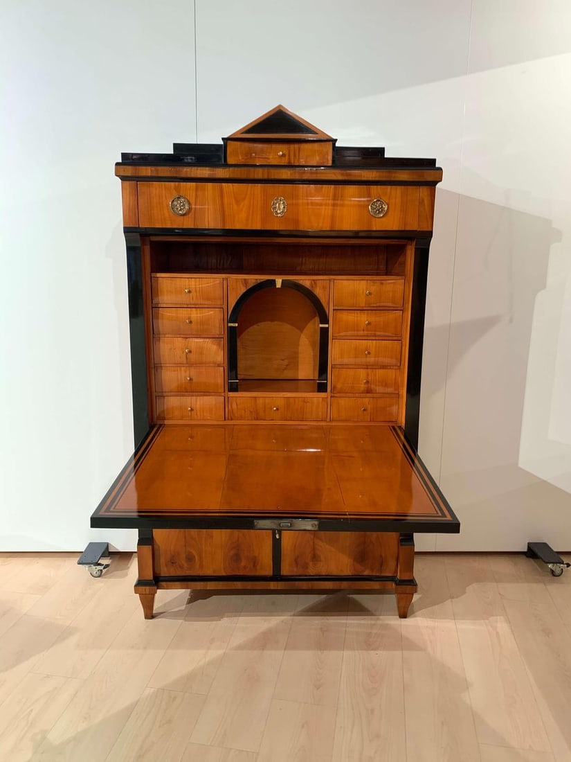 Secretary in Cherry Veneer, South Germany, 1820s - 3