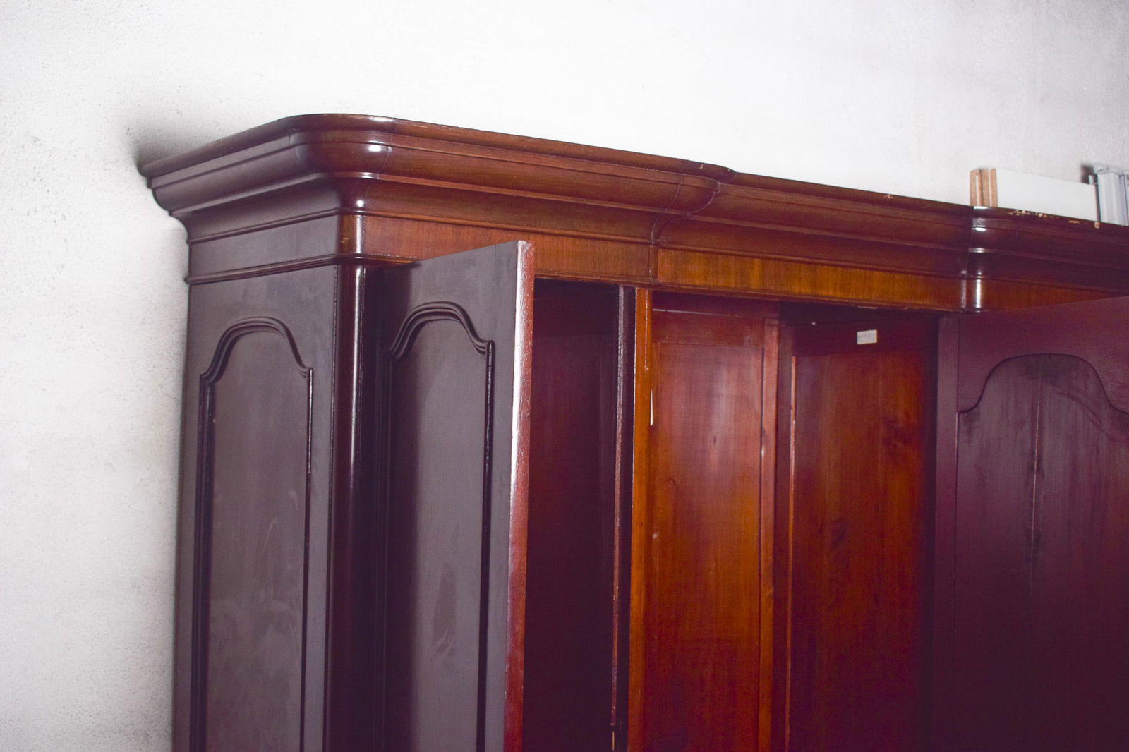 Antique English Mahogany Wardrobe with Central Mirror - 7