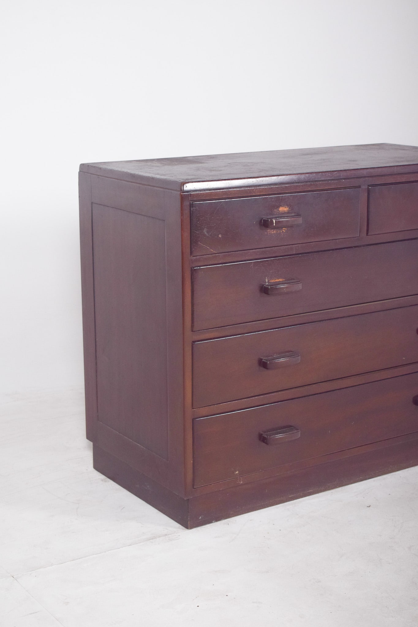 Vintage English Chest of Drawers, 1920 - 2
