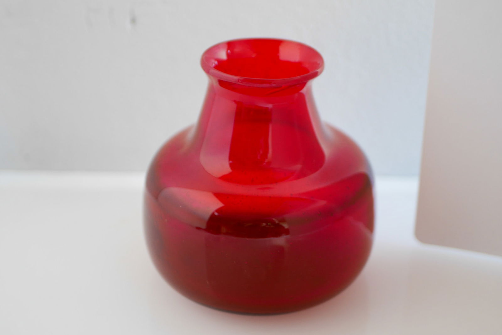 Red Glass Vase by Erik Höglund for Bodafors, 1960s - 11