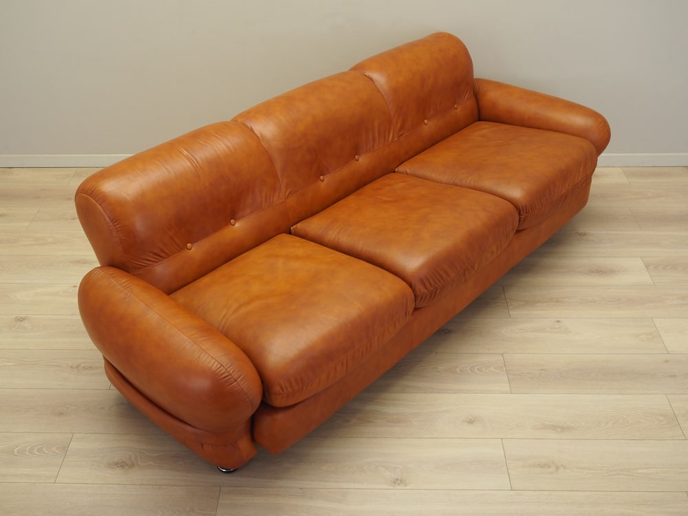 Italian Red Leather Sofa, Italy, 1970s - 7
