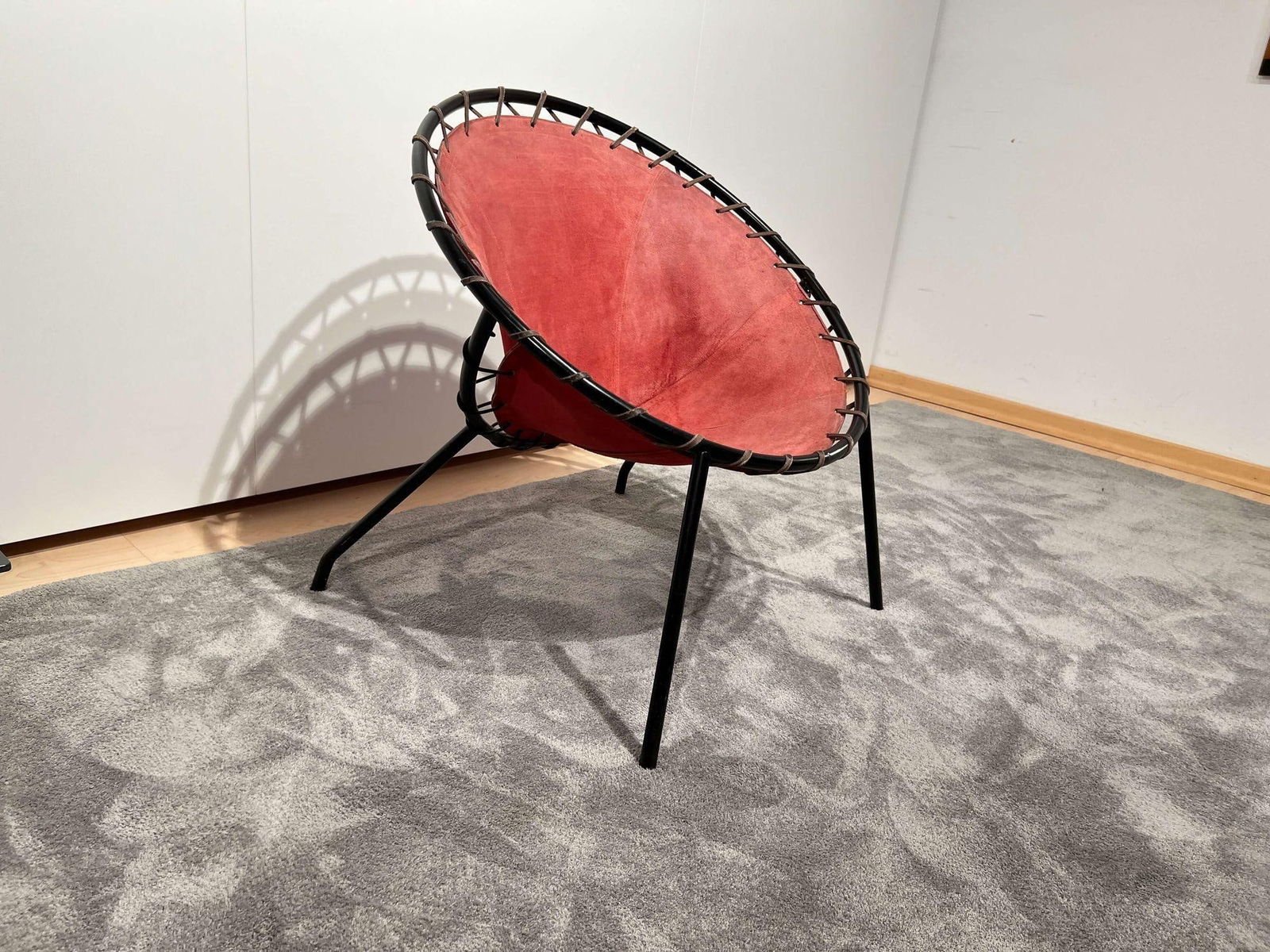 Balloon Lounge Chair in Red Suede & Metal by Hans Olsen - 4