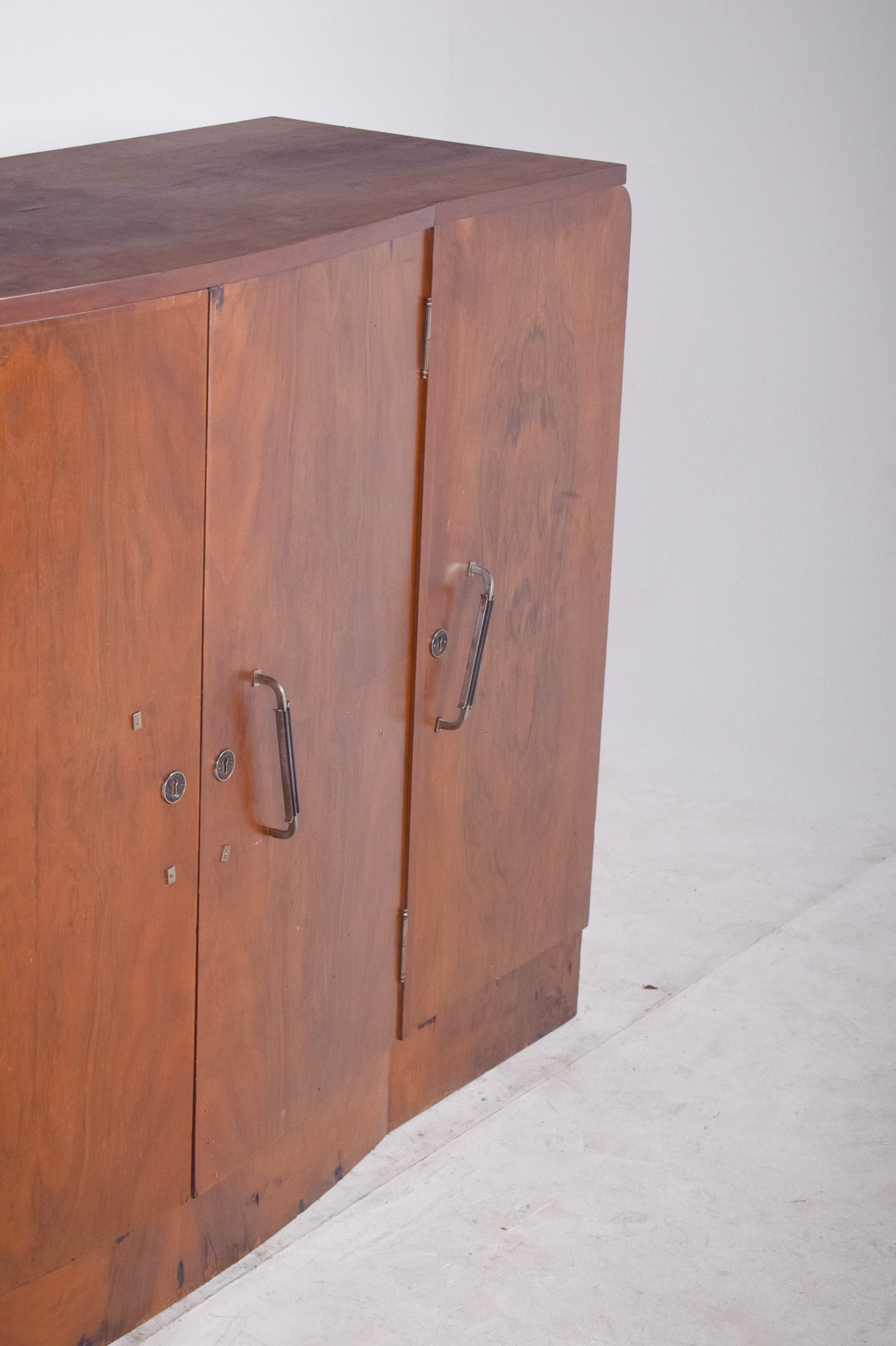 Vintage Portuguese Sideboard in Walnut, 1920 - 3