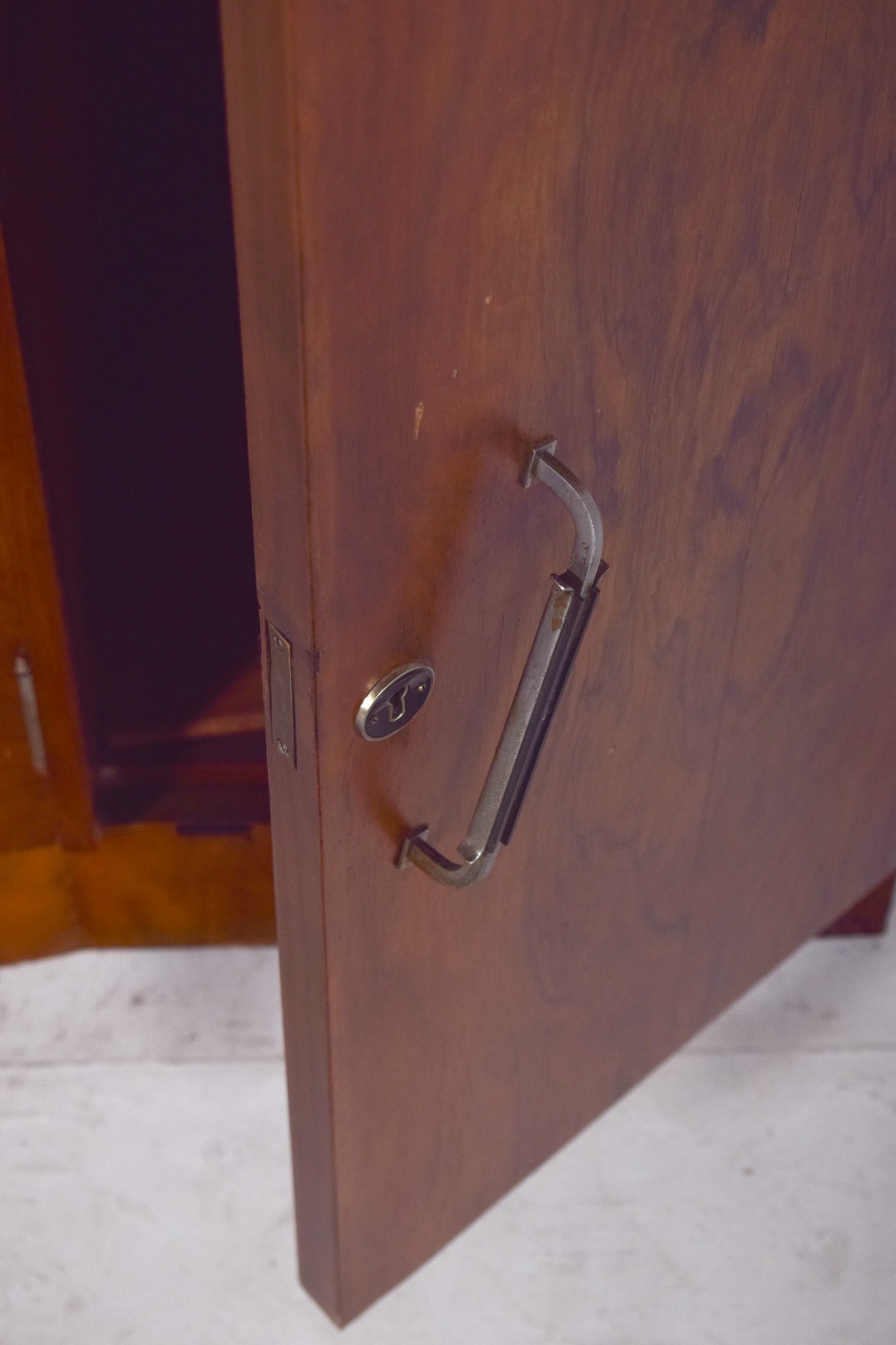 Vintage Portuguese Sideboard in Walnut, 1920 - 4
