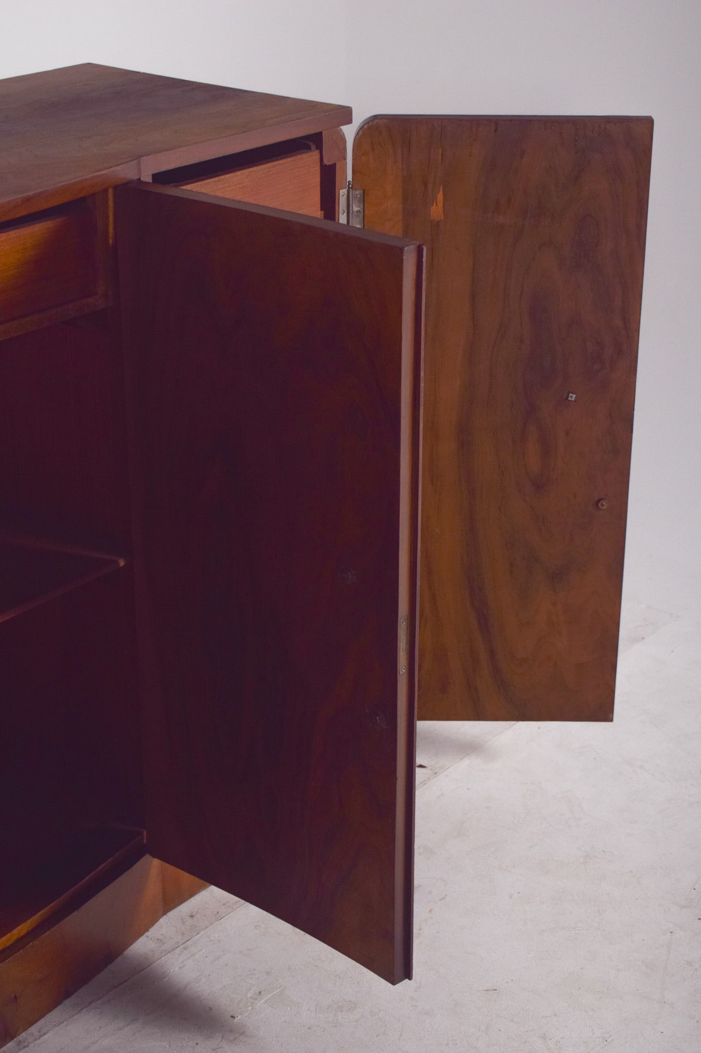 Vintage Portuguese Sideboard in Walnut, 1920 - 7