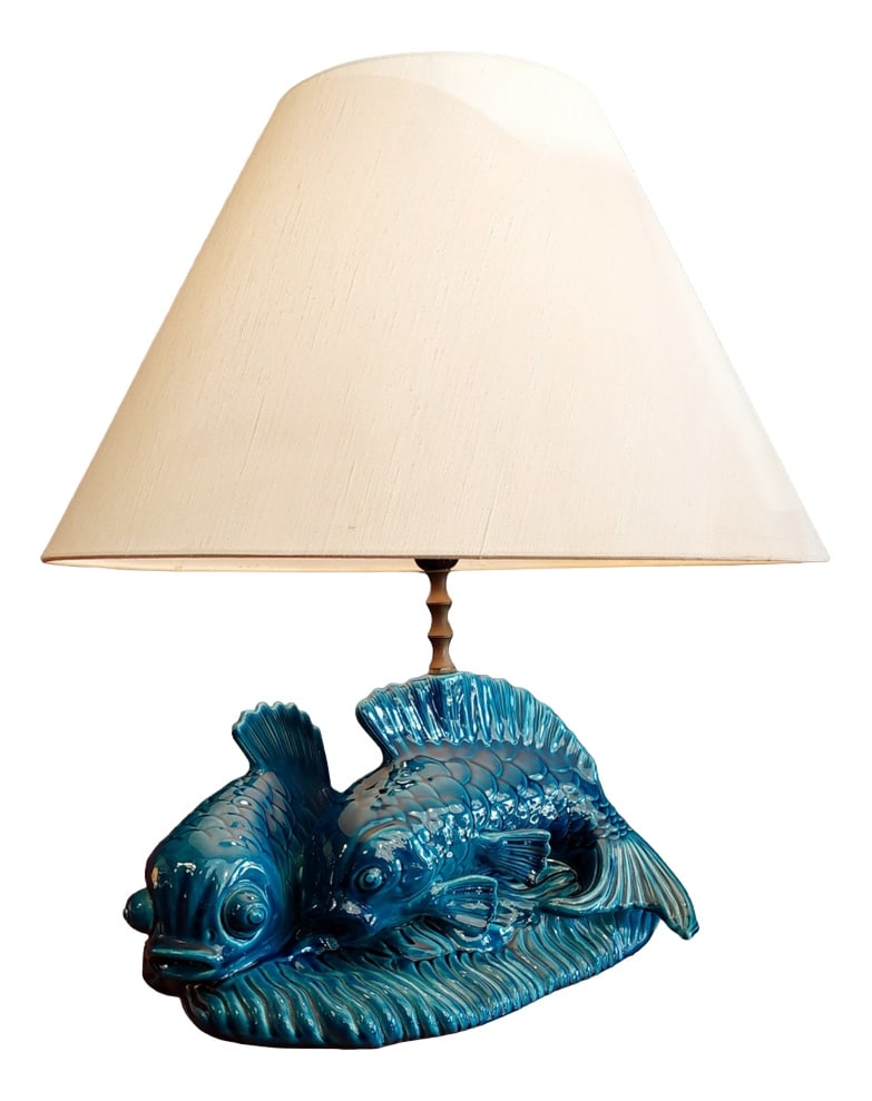 Ceramic Table Lamp with the Shape of Carpe Koi, 1970s: Table lamp made of enameled ceramic depicting two blue/blue koi carpes (dimensions of L40 x W43 x H35 cm). The support of the lamp holder is in brass. E27 diffuser attack. Original fabric lampshade