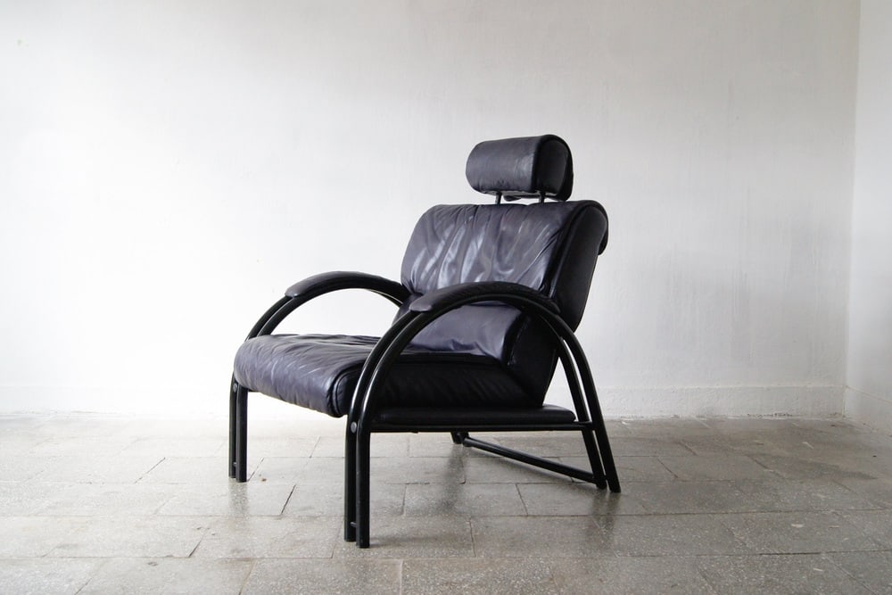 Vintage Italian Lounge Chair in Leather - 14