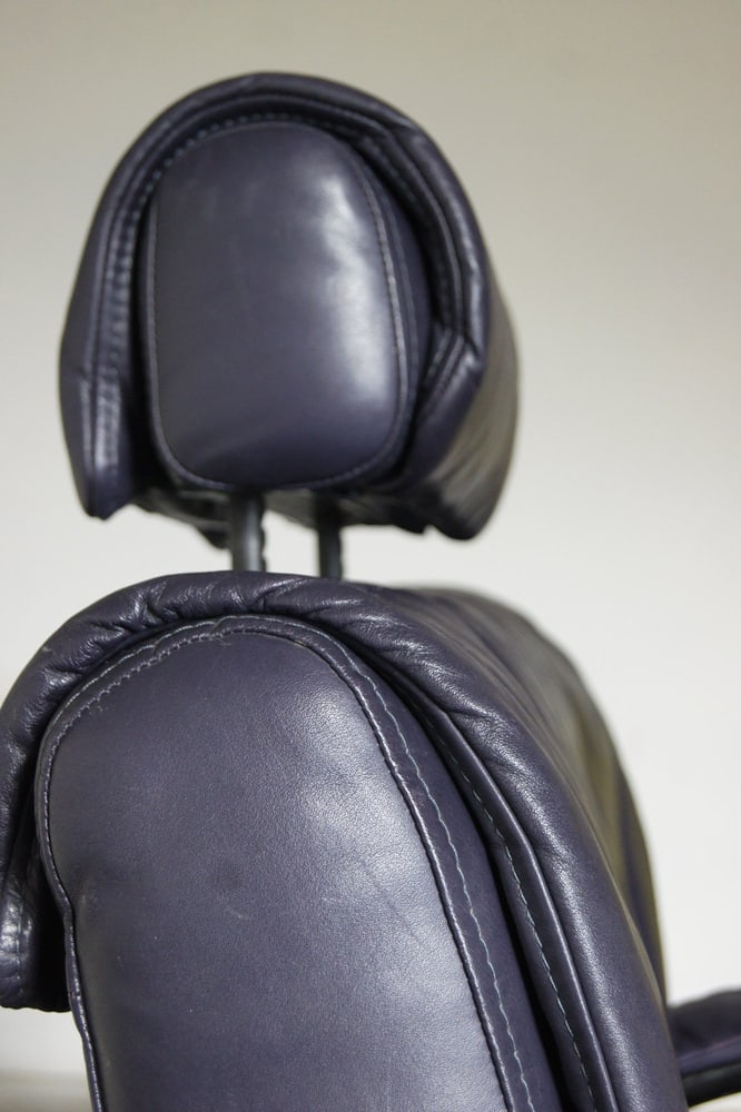 Vintage Italian Lounge Chair in Leather - 7