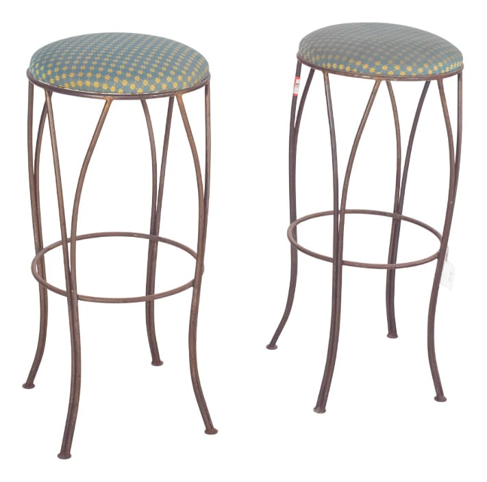 Mid-Century Danish Metal High Stools, 1960s, Set of 2: Pair of tall metal stools. Ideal for bar, kitchen or counter environments, they have an elegant, slender design. With four curved legs in oxidised metal, they demonstrate stability and a discreet