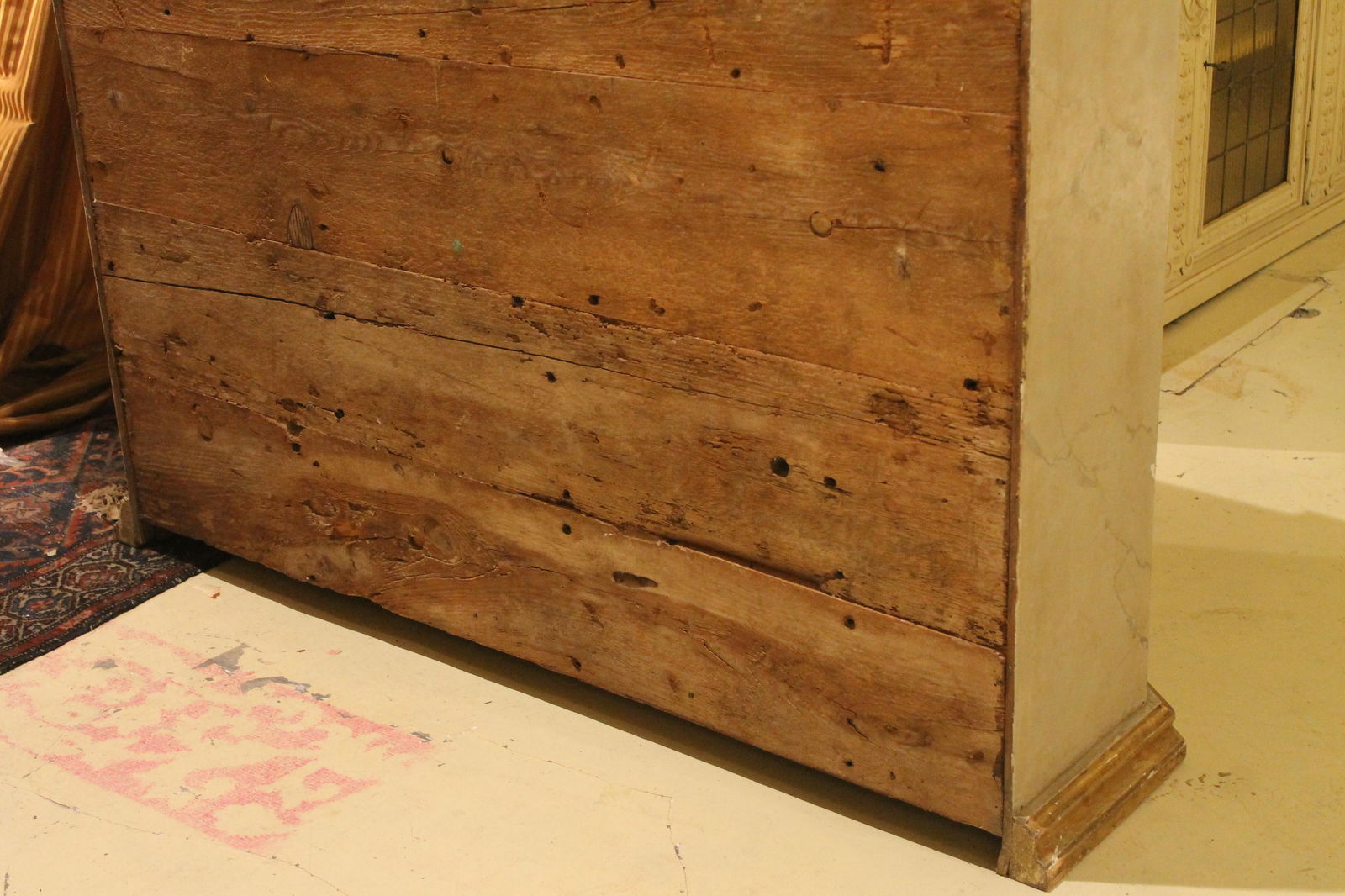 Faux Marble Lacquer and Giltwood Open Shelves, Set of 2 - 19