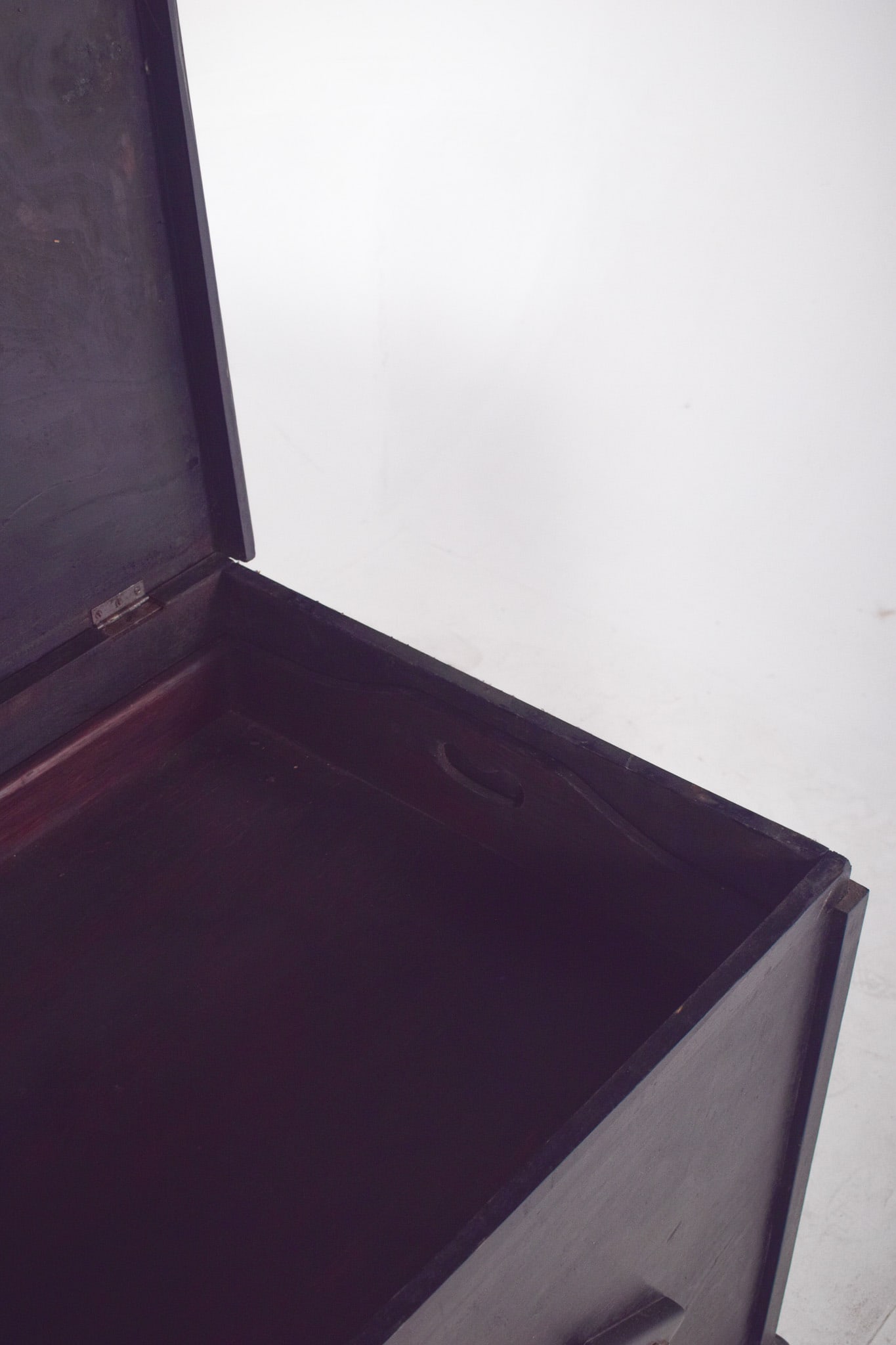 Antique Portuguese Chest with Tray, 1890s - 10