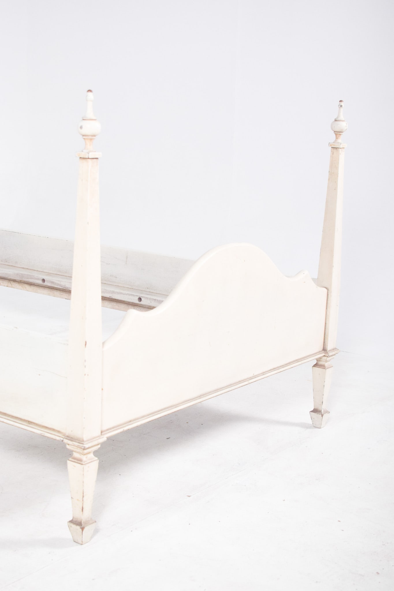 Vintage French White Painted Single Bed, 1920 - 7