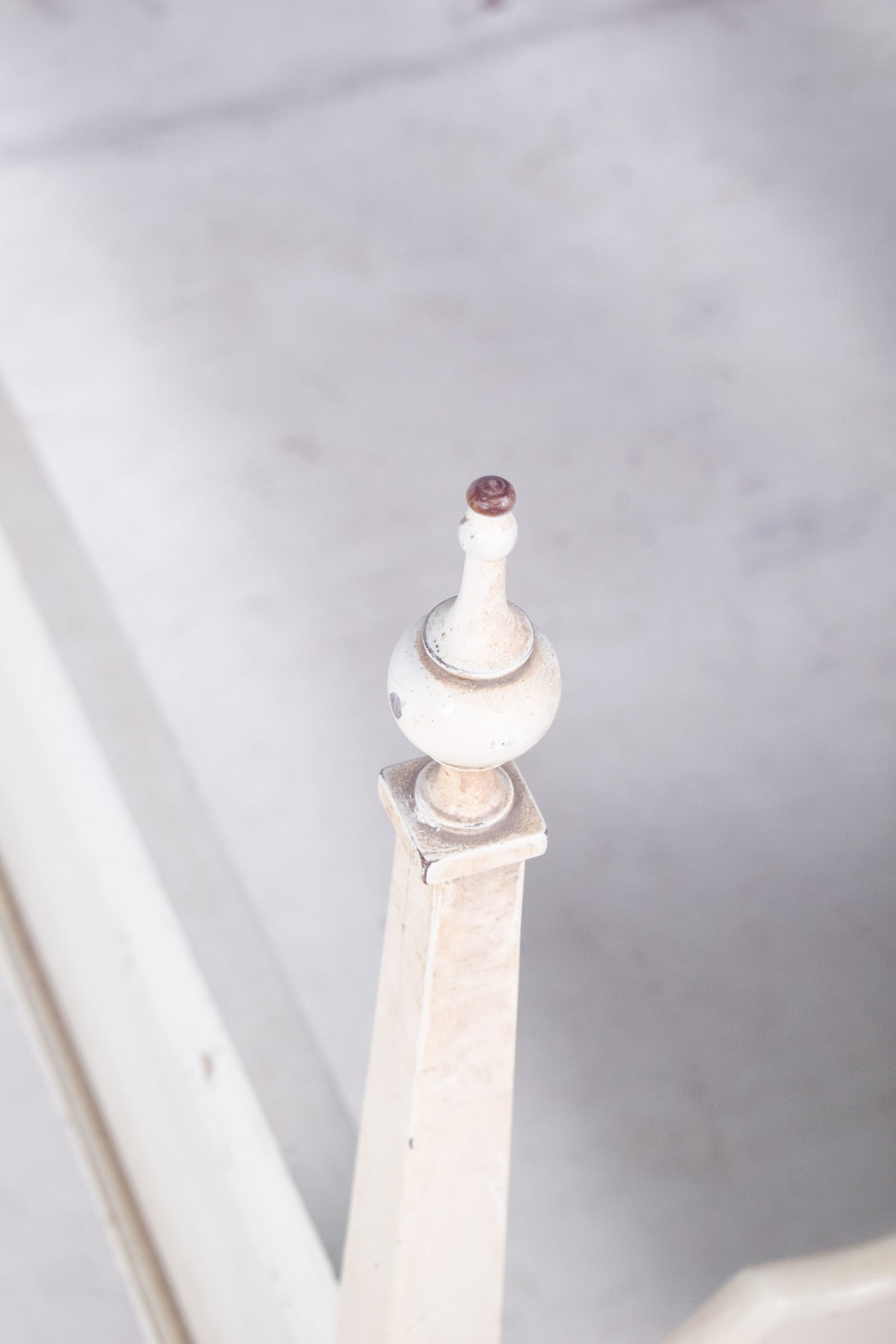 Vintage French White Painted Single Bed, 1920 - 8