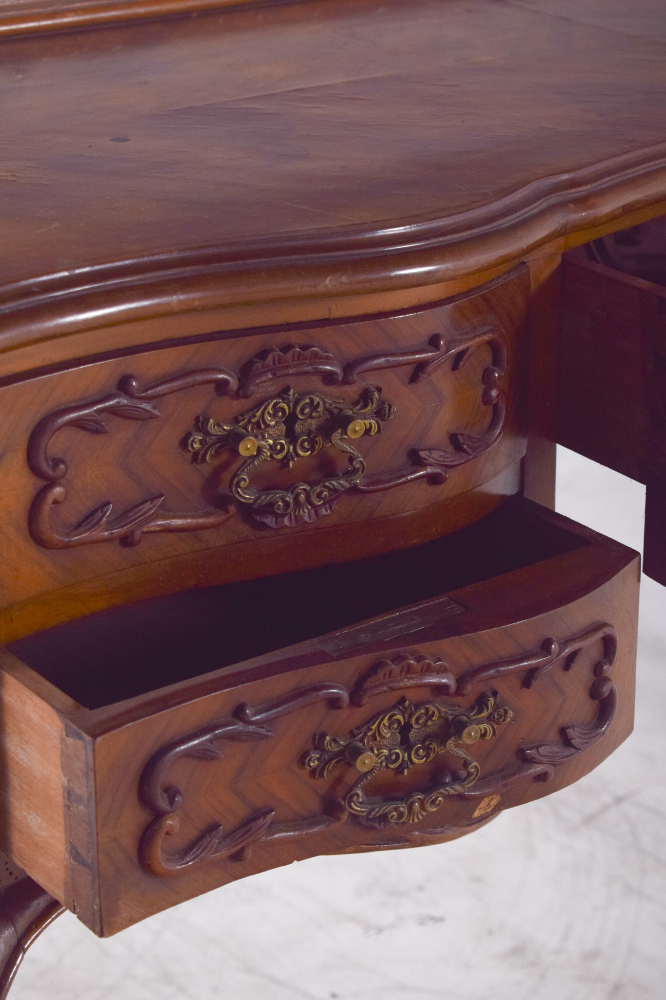 Vintage Dressing Table in Carved Wood, 1920s - 10
