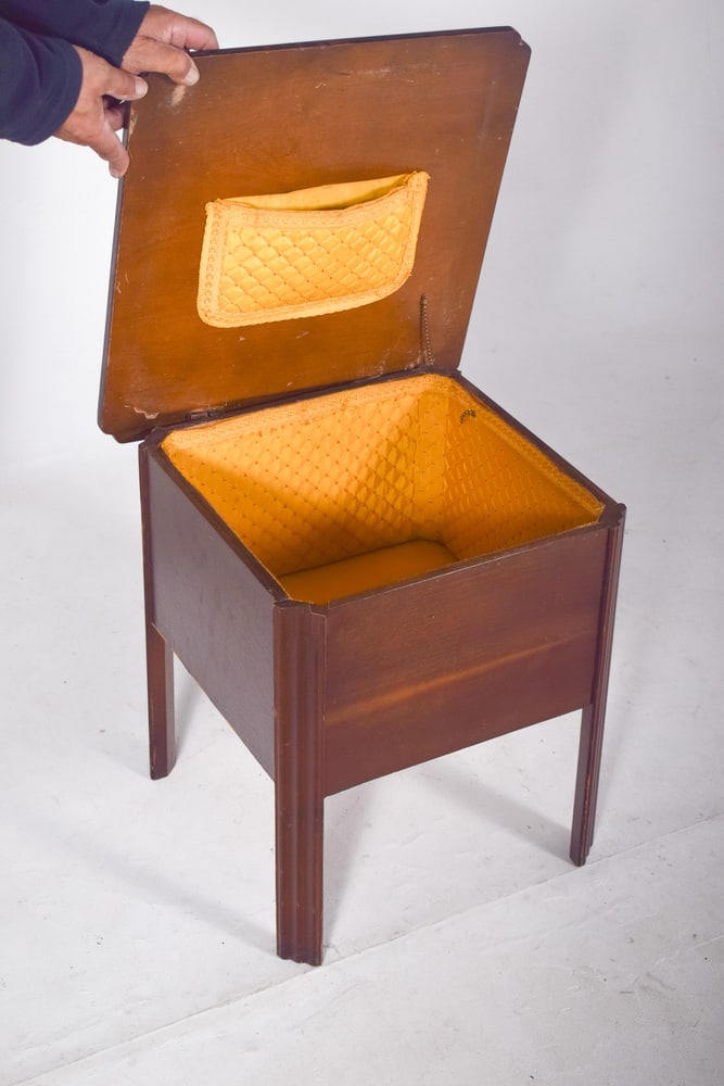 English Sewing Table in Wood, 1890s - 7