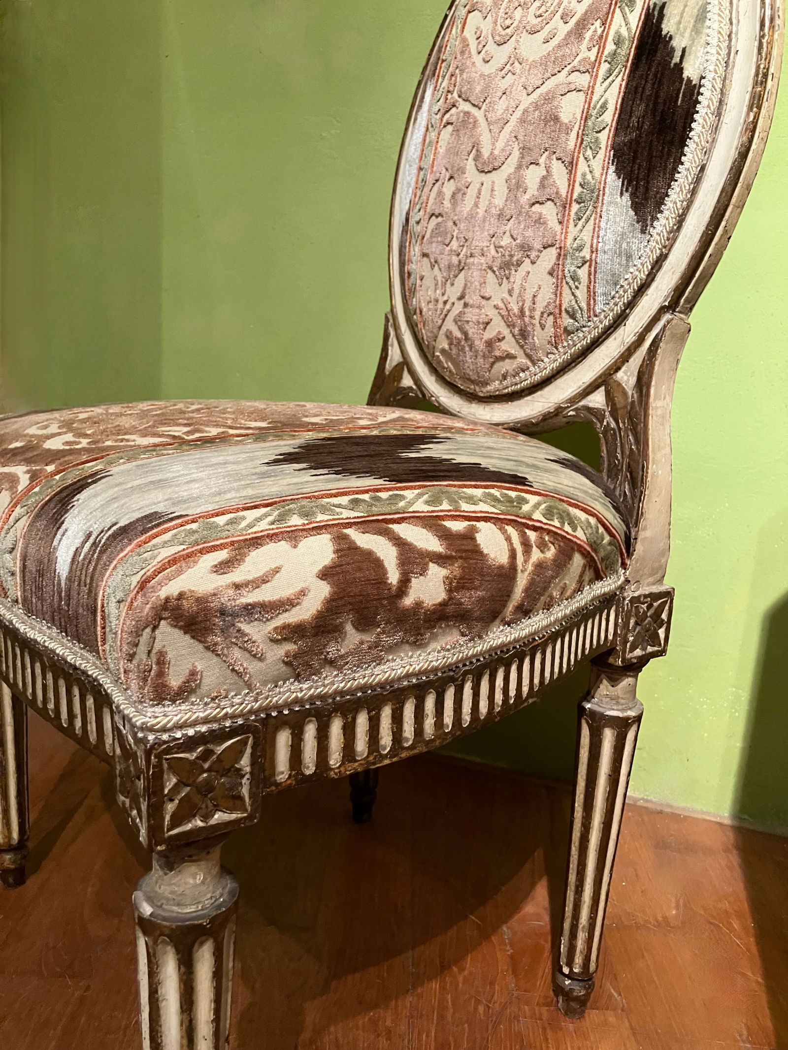 Chairs in Lacquer and Ikat Damask Upholstery, Set of 2 - 12