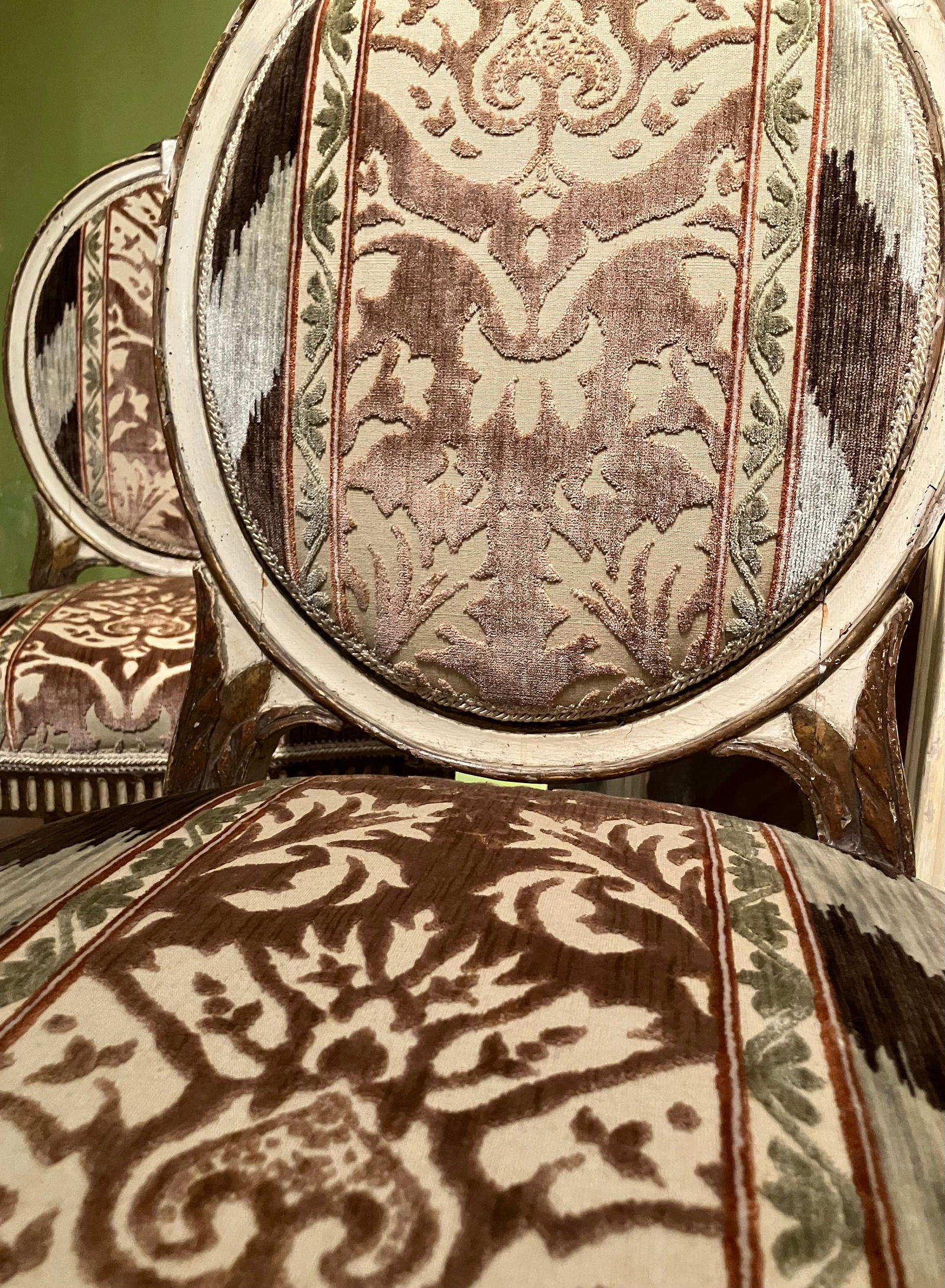 Chairs in Lacquer and Ikat Damask Upholstery, Set of 2 - 17