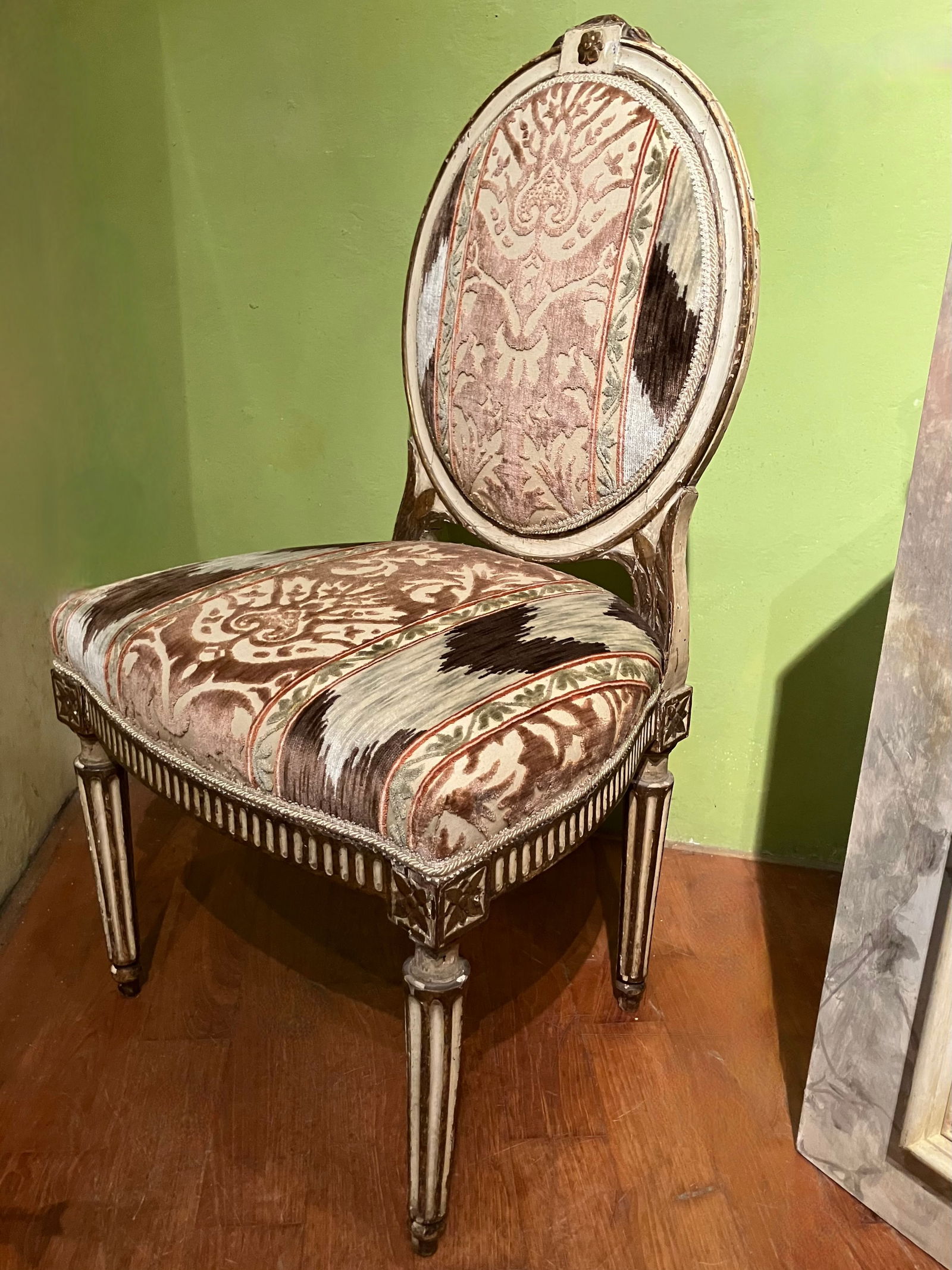 Chairs in Lacquer and Ikat Damask Upholstery, Set of 2 - 8