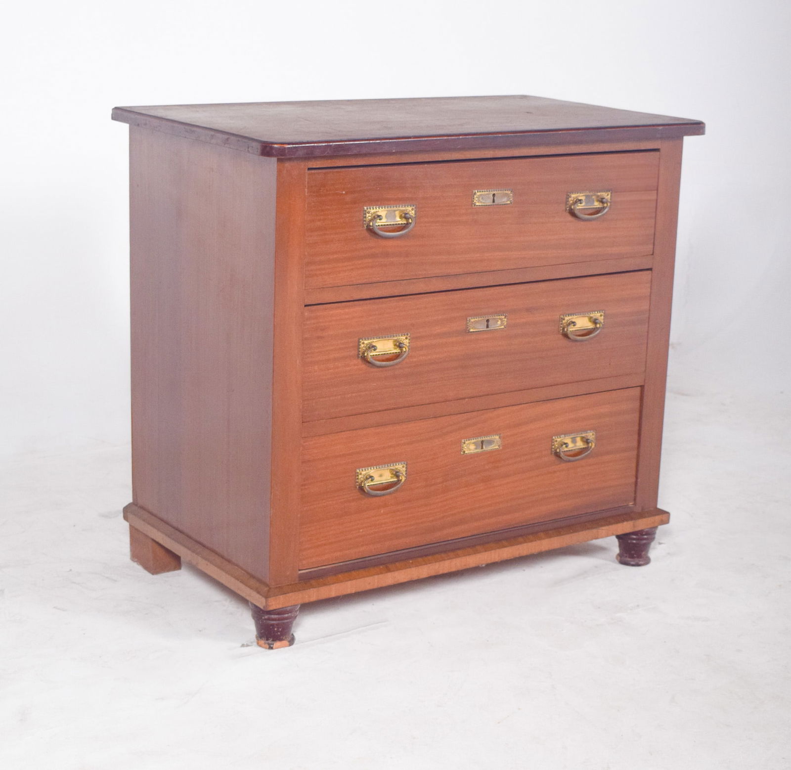 Small Antique Portuguese Chest of Drawers - 2