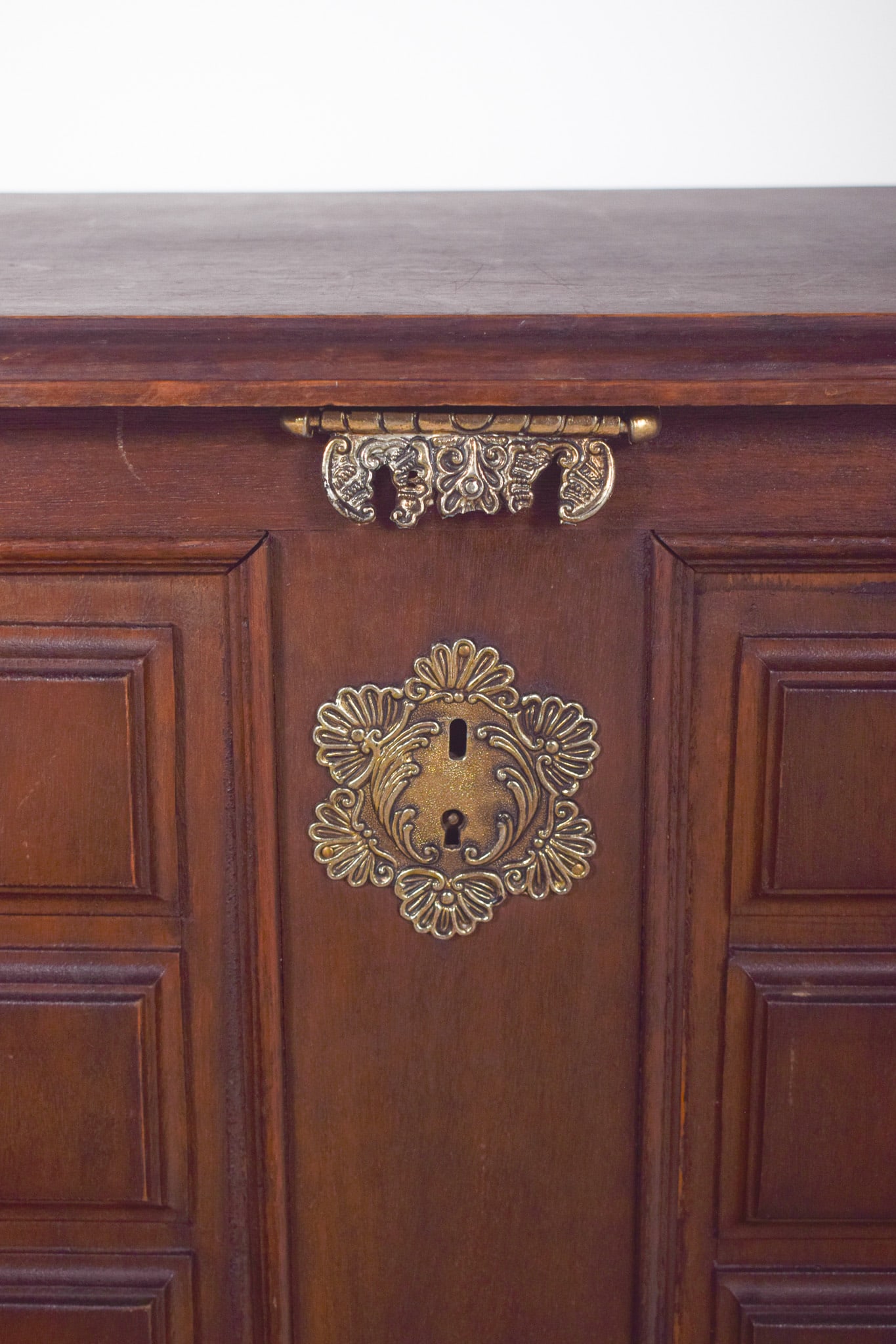 Vintage Portuguese Dark Wood Chest, 1920s - 10