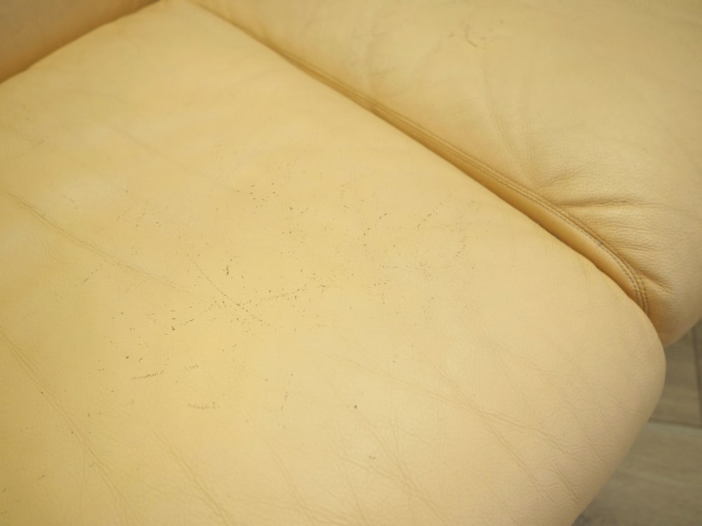 Italian Leather Sofa, 1960s - 11