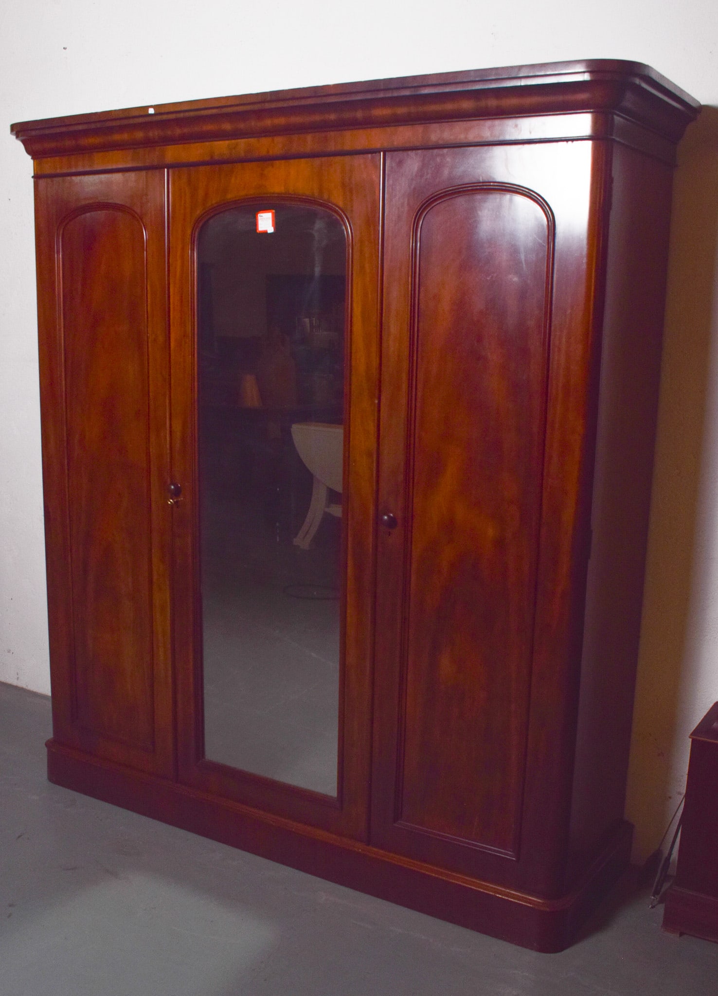 Antique English Three-Door Wardrobe with Mirror, 1910 - 3