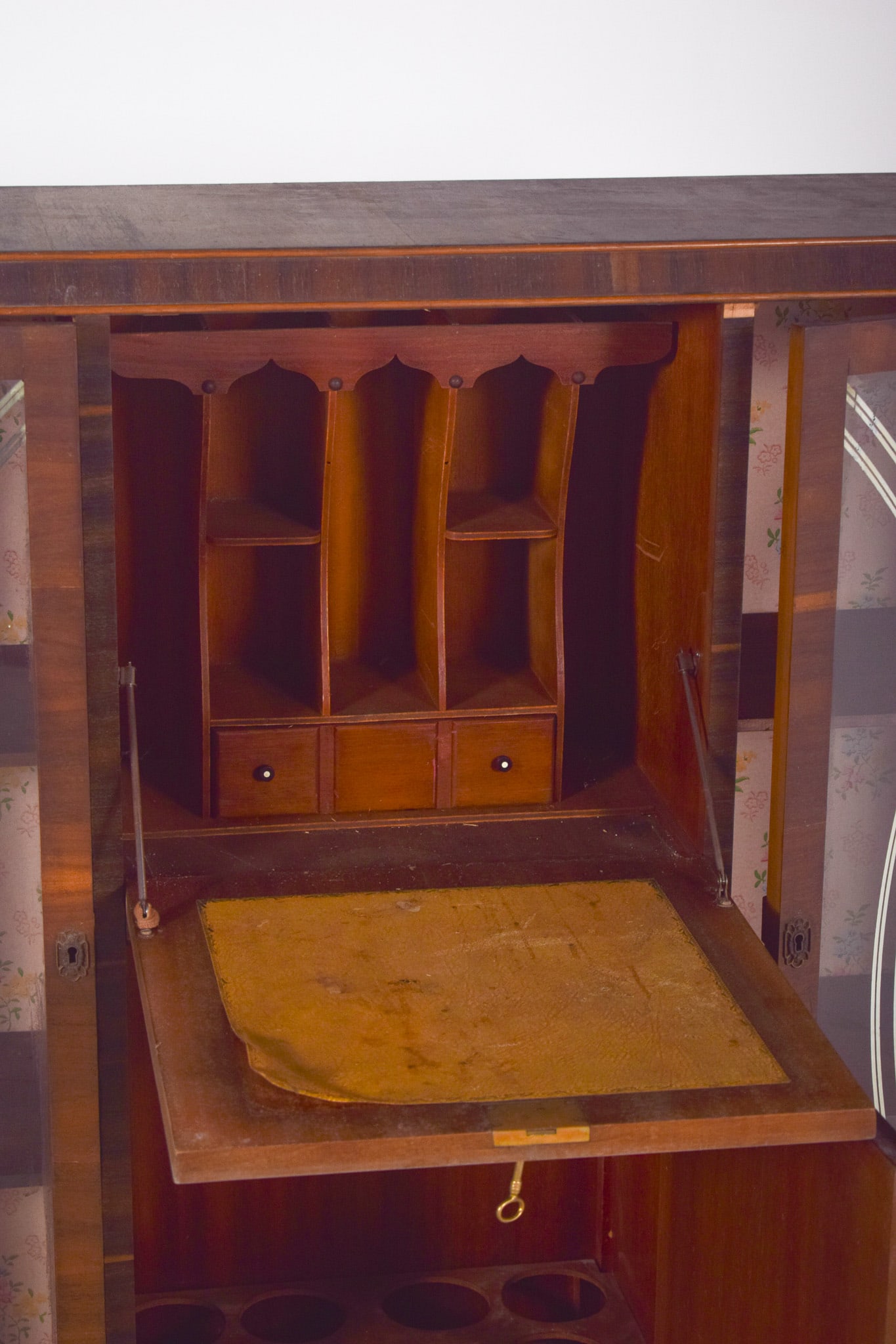 Mid-Century Modern Portuguese Display Cabinet, 1960 - 5